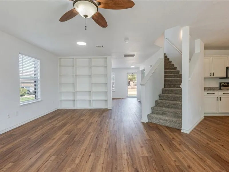 Single Family Residence For Sale in Denton County , 1606 Withers Way, Krum, Texas 76249, 4 Bedroom, 3 Bathroom, 2 Garage spaces, 2,622 Sqft, built in 2005, mls#21392443, Real Estate Agent in Krum, Homes For Sale in Denton county, Homes For Sale in Krum, Realtor in Krum Texas, Real Estate Brokerage Independent Realty Texas, Luminita Cordes Realtor