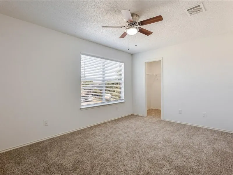 Single Family Residence For Sale in Denton County , 1606 Withers Way, Krum, Texas 76249, 4 Bedroom, 3 Bathroom, 2 Garage spaces, 2,622 Sqft, built in 2005, mls#21392443, Real Estate Agent in Krum, Homes For Sale in Denton county, Homes For Sale in Krum, Realtor in Krum Texas, Real Estate Brokerage Independent Realty Texas, Luminita Cordes Realtor