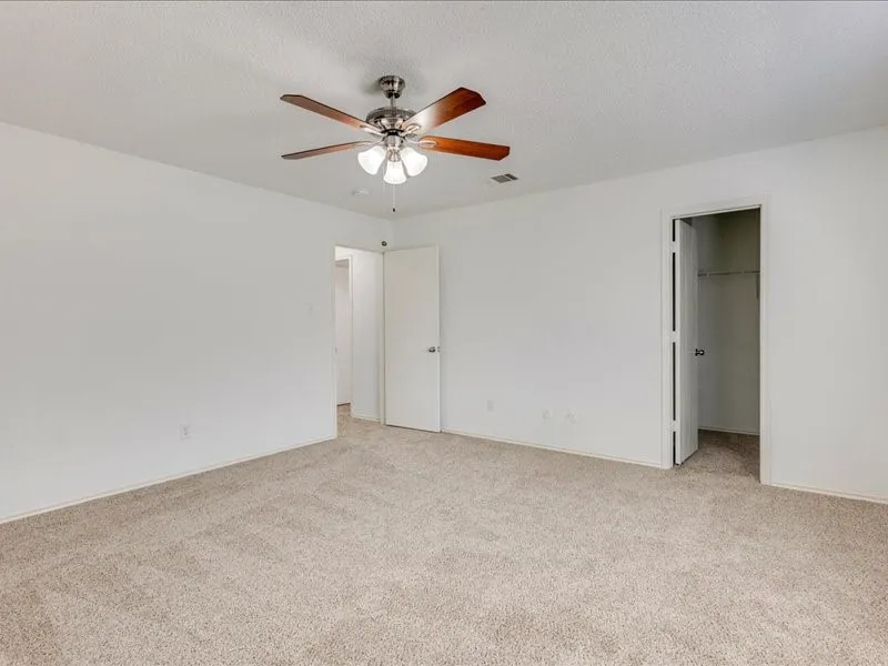 Single Family Residence For Sale in Denton County , 1606 Withers Way, Krum, Texas 76249, 4 Bedroom, 3 Bathroom, 2 Garage spaces, 2,622 Sqft, built in 2005, mls#21392443, Real Estate Agent in Krum, Homes For Sale in Denton county, Homes For Sale in Krum, Realtor in Krum Texas, Real Estate Brokerage Independent Realty Texas, Luminita Cordes Realtor