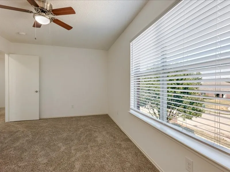 Single Family Residence For Sale in Denton County , 1606 Withers Way, Krum, Texas 76249, 4 Bedroom, 3 Bathroom, 2 Garage spaces, 2,622 Sqft, built in 2005, mls#21392443, Real Estate Agent in Krum, Homes For Sale in Denton county, Homes For Sale in Krum, Realtor in Krum Texas, Real Estate Brokerage Independent Realty Texas, Luminita Cordes Realtor