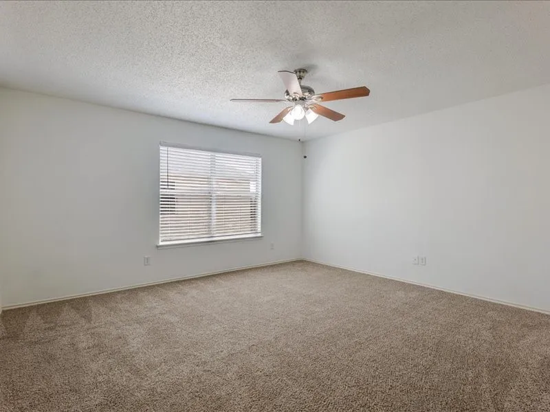 Single Family Residence For Sale in Denton County , 1606 Withers Way, Krum, Texas 76249, 4 Bedroom, 3 Bathroom, 2 Garage spaces, 2,622 Sqft, built in 2005, mls#21392443, Real Estate Agent in Krum, Homes For Sale in Denton county, Homes For Sale in Krum, Realtor in Krum Texas, Real Estate Brokerage Independent Realty Texas, Luminita Cordes Realtor