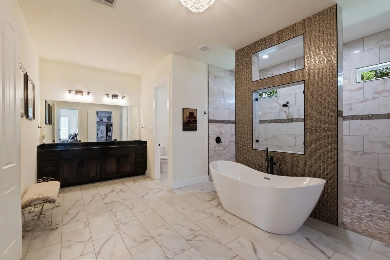 Single Family Residence For Sale in Navarro County , 218 White Rock Road, Corsicana, Texas 75109, 4 Bedroom, 5 Bathroom, 4 Garage spaces, 3,929 Sqft, built in 2022, mls#21390626, Real Estate Agent in Corsicana, Homes For Sale in Navarro county, Homes For Sale in Corsicana, Realtor in Corsicana Texas, Real Estate Brokerage Independent Realty Texas, Luminita Cordes Realtor
