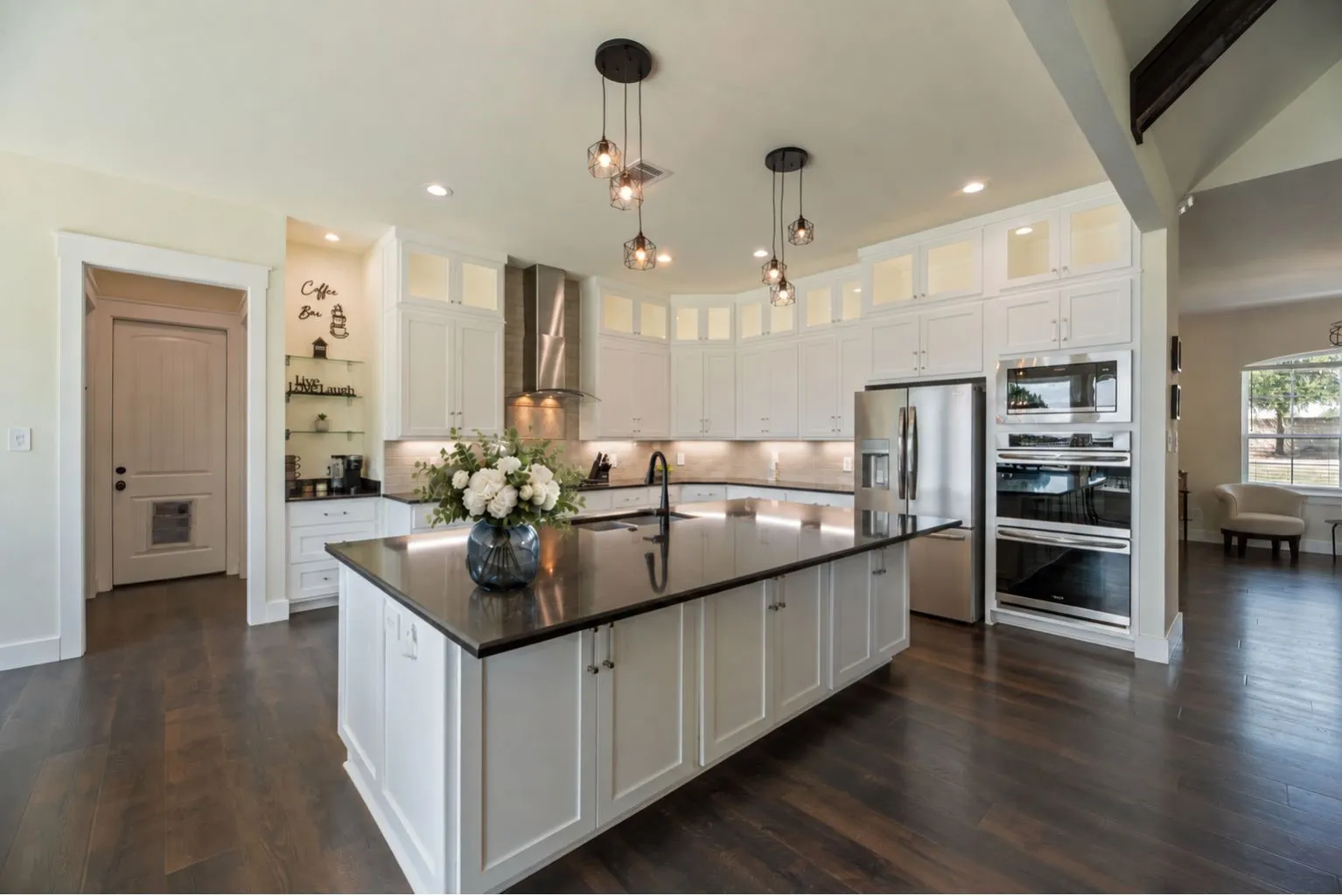 Single Family Residence For Sale in Navarro County , 218 White Rock Road, Corsicana, Texas 75109, 4 Bedroom, 5 Bathroom, 4 Garage spaces, 3,929 Sqft, built in 2022, mls#21390626, Real Estate Agent in Corsicana, Homes For Sale in Navarro county, Homes For Sale in Corsicana, Realtor in Corsicana Texas, Real Estate Brokerage Independent Realty Texas, Luminita Cordes Realtor