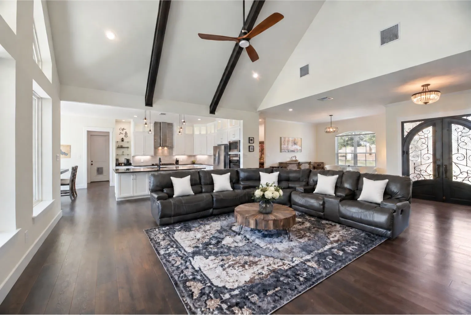 Single Family Residence For Sale in Navarro County , 218 White Rock Road, Corsicana, Texas 75109, 4 Bedroom, 5 Bathroom, 4 Garage spaces, 3,929 Sqft, built in 2022, mls#21390626, Real Estate Agent in Corsicana, Homes For Sale in Navarro county, Homes For Sale in Corsicana, Realtor in Corsicana Texas, Real Estate Brokerage Independent Realty Texas, Luminita Cordes Realtor
