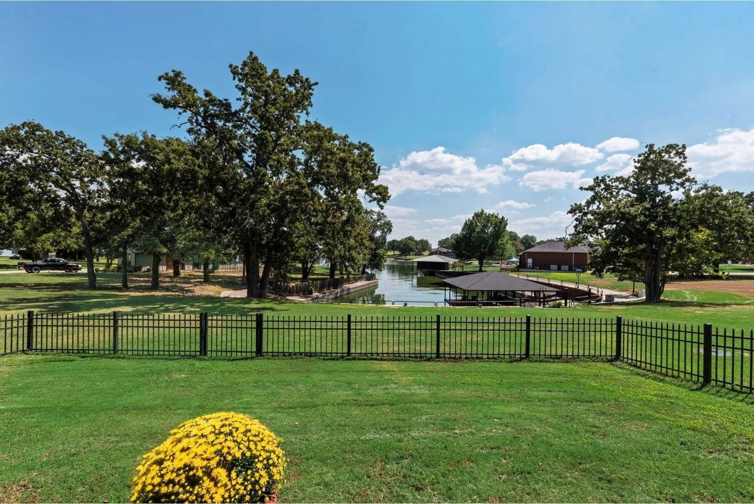 Single Family Residence For Sale in Navarro County , 218 White Rock Road, Corsicana, Texas 75109, 4 Bedroom, 5 Bathroom, 4 Garage spaces, 3,929 Sqft, built in 2022, mls#21390626, Real Estate Agent in Corsicana, Homes For Sale in Navarro county, Homes For Sale in Corsicana, Realtor in Corsicana Texas, Real Estate Brokerage Independent Realty Texas, Luminita Cordes Realtor
