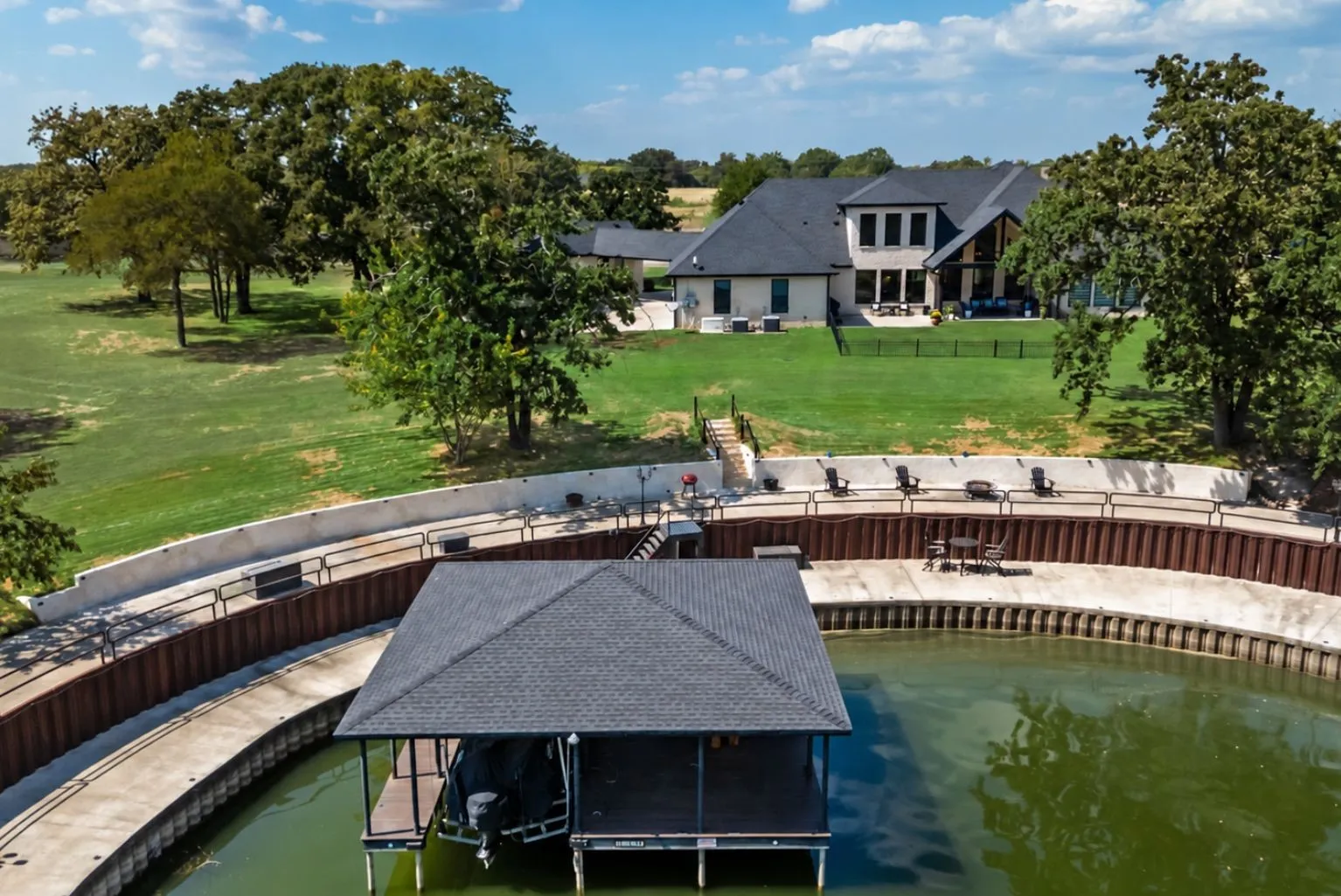 Single Family Residence For Sale in Navarro County , 218 White Rock Road, Corsicana, Texas 75109, 4 Bedroom, 5 Bathroom, 4 Garage spaces, 3,929 Sqft, built in 2022, mls#21390626, Real Estate Agent in Corsicana, Homes For Sale in Navarro county, Homes For Sale in Corsicana, Realtor in Corsicana Texas, Real Estate Brokerage Independent Realty Texas, Luminita Cordes Realtor