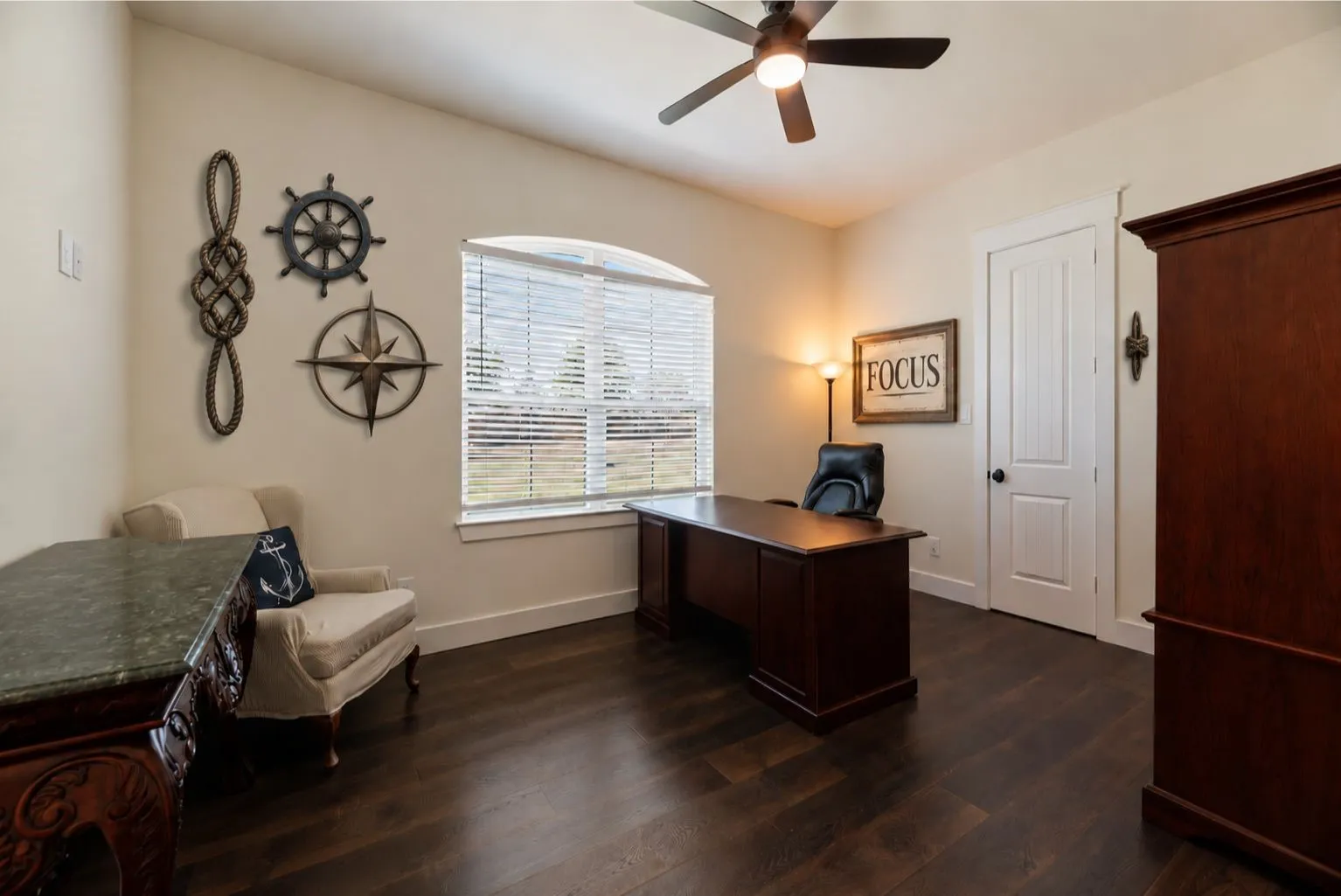 Single Family Residence For Sale in Navarro County , 218 White Rock Road, Corsicana, Texas 75109, 4 Bedroom, 5 Bathroom, 4 Garage spaces, 3,929 Sqft, built in 2022, mls#21390626, Real Estate Agent in Corsicana, Homes For Sale in Navarro county, Homes For Sale in Corsicana, Realtor in Corsicana Texas, Real Estate Brokerage Independent Realty Texas, Luminita Cordes Realtor