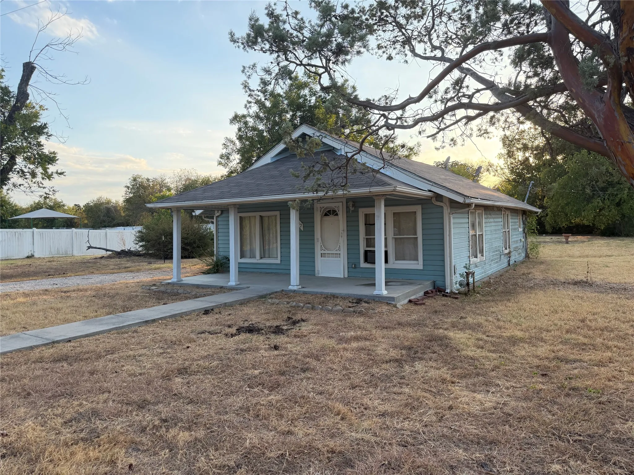 0.4+ acre lot