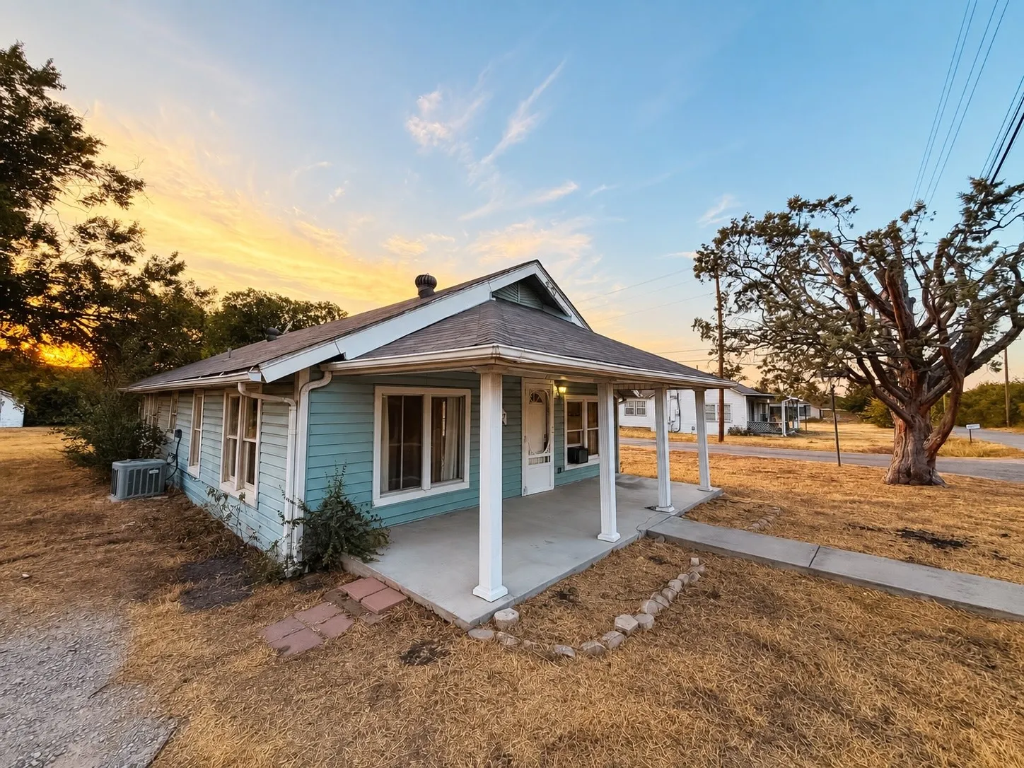 0.4+ acre lot