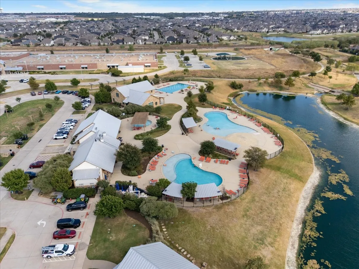 Single Family Residence For Sale in Collin County , 1210 Skyflower Lane, Celina, Texas 75009, 5 Bedroom, 4 Bathroom, 3 Garage spaces, 3,500 Sqft, built in 2015, mls#21391555, Real Estate Agent in Celina, Homes For Sale in Collin county, Homes For Sale in Celina, Realtor in Celina Texas, Real Estate Brokerage Independent Realty Texas, Luminita Cordes Realtor