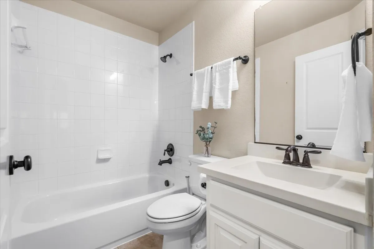 Single Family Residence For Sale in Collin County , 1210 Skyflower Lane, Celina, Texas 75009, 5 Bedroom, 4 Bathroom, 3 Garage spaces, 3,500 Sqft, built in 2015, mls#21391555, Real Estate Agent in Celina, Homes For Sale in Collin county, Homes For Sale in Celina, Realtor in Celina Texas, Real Estate Brokerage Independent Realty Texas, Luminita Cordes Realtor