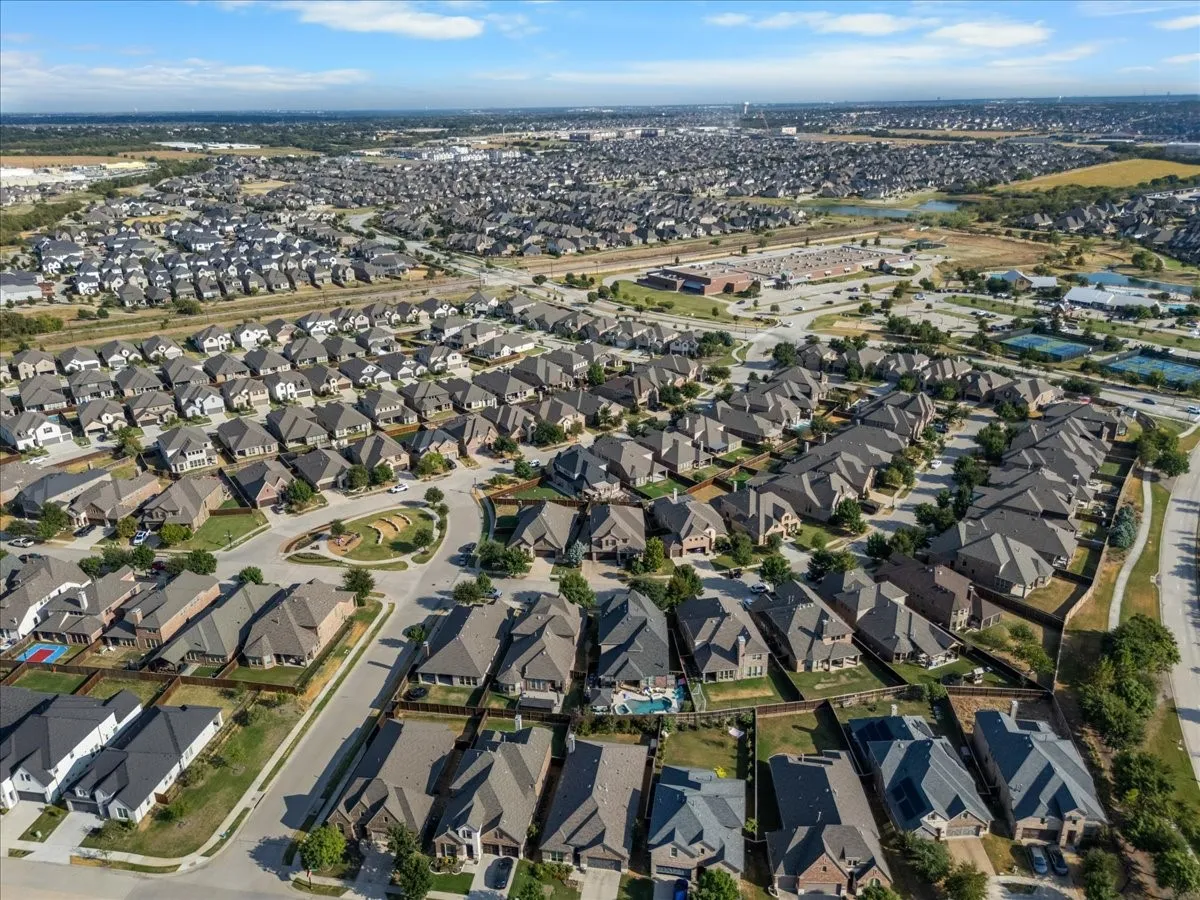 Single Family Residence For Sale in Collin County , 1210 Skyflower Lane, Celina, Texas 75009, 5 Bedroom, 4 Bathroom, 3 Garage spaces, 3,500 Sqft, built in 2015, mls#21391555, Real Estate Agent in Celina, Homes For Sale in Collin county, Homes For Sale in Celina, Realtor in Celina Texas, Real Estate Brokerage Independent Realty Texas, Luminita Cordes Realtor