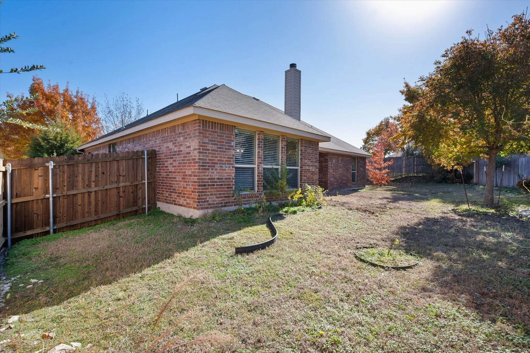Single Family Residence For Rent in Ellis County , 1613 Country Hills Drive, Midlothian, Texas 76065, 3 Bedroom, 2 Bathroom, 2 Garage spaces, 1,756 Sqft, built in 2010, mls#21392453, Real Estate Agent in Midlothian, Homes For Rent in Ellis county, Homes For Rent in Midlothian, Realtor in Midlothian Texas, Real Estate Brokerage Independent Realty Texas, Luminita Cordes Realtor