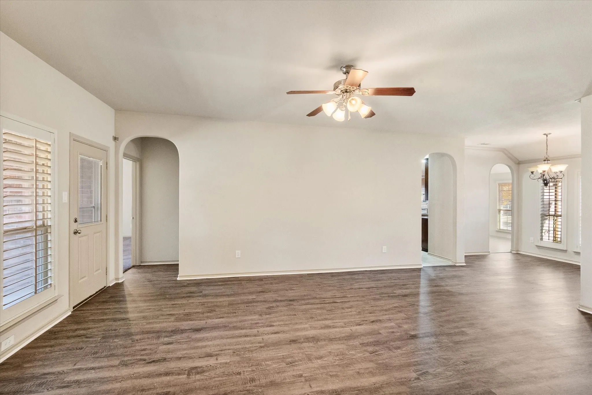 Single Family Residence For Rent in Ellis County , 1613 Country Hills Drive, Midlothian, Texas 76065, 3 Bedroom, 2 Bathroom, 2 Garage spaces, 1,756 Sqft, built in 2010, mls#21392453, Real Estate Agent in Midlothian, Homes For Rent in Ellis county, Homes For Rent in Midlothian, Realtor in Midlothian Texas, Real Estate Brokerage Independent Realty Texas, Luminita Cordes Realtor