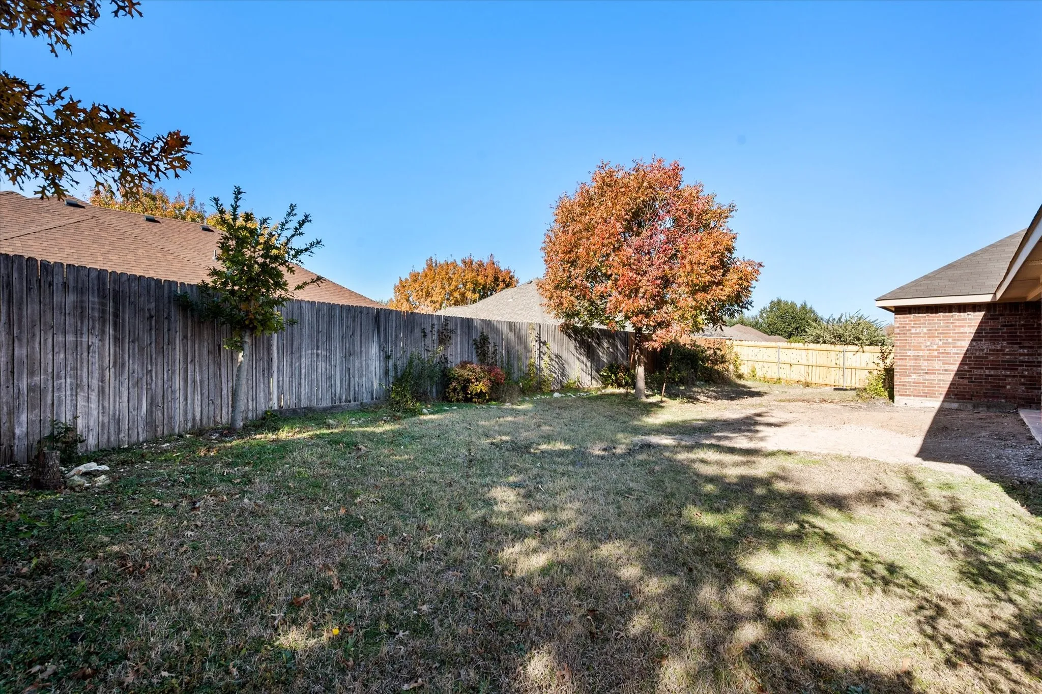 Single Family Residence For Rent in Ellis County , 1613 Country Hills Drive, Midlothian, Texas 76065, 3 Bedroom, 2 Bathroom, 2 Garage spaces, 1,756 Sqft, built in 2010, mls#21392453, Real Estate Agent in Midlothian, Homes For Rent in Ellis county, Homes For Rent in Midlothian, Realtor in Midlothian Texas, Real Estate Brokerage Independent Realty Texas, Luminita Cordes Realtor