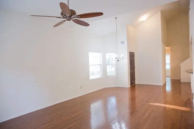 Townhouse For Sale in Collin County , 10154 Summit Run Drive, Frisco, Texas 75035, 2 Bedroom, 2 Bathroom, 2 Garage spaces, 1,692 Sqft, built in 2005, mls#21391708, Real Estate Agent in Frisco, Homes For Sale in Collin county, Homes For Sale in Frisco, Realtor in Frisco Texas, Real Estate Brokerage Independent Realty Texas, Luminita Cordes Realtor