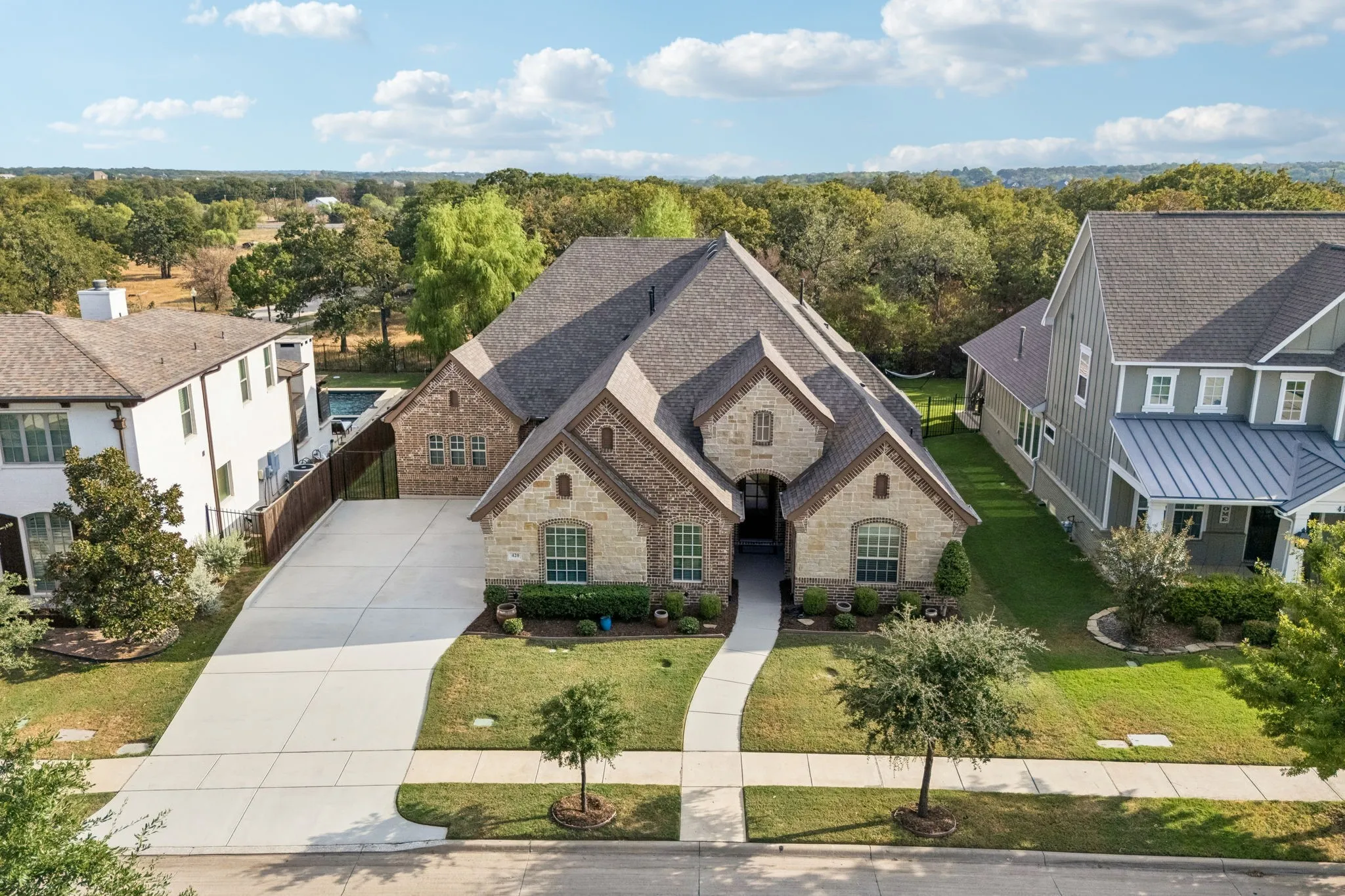 Gorgeous curb appeal