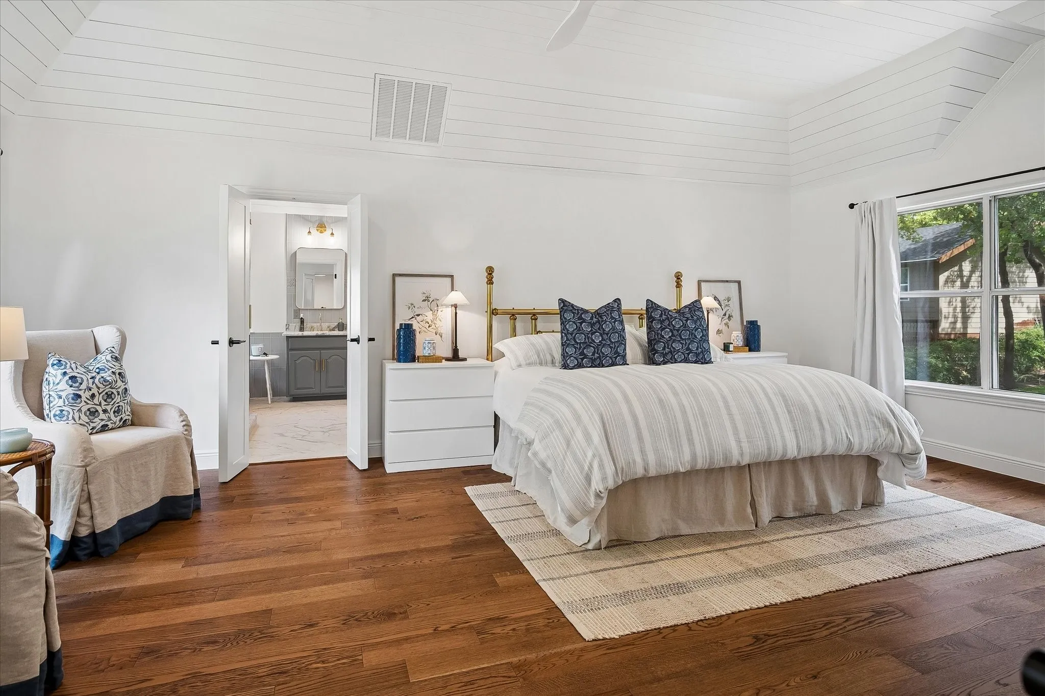 Single Family Residence For Sale in Tarrant County , 801 Helen Street, Keller, Texas 76248, 3 Bedroom, 3 Bathroom, 2 Garage spaces, 2,448 Sqft, built in 1994, mls#21392273, Real Estate Agent in Keller, Homes For Sale in Tarrant county, Homes For Sale in Keller, Realtor in Keller Texas, Real Estate Brokerage Independent Realty Texas, Luminita Cordes Realtor