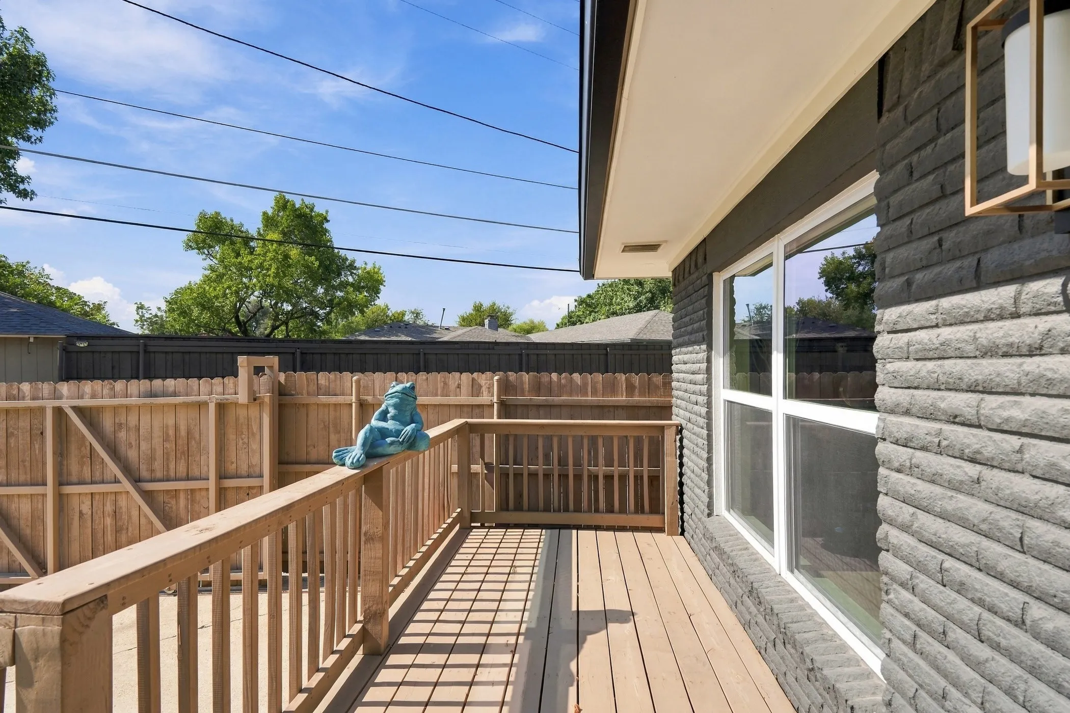Single Family Residence For Sale in Dallas County , 6816 Whitehill Street, Dallas, Texas 75231, 3 Bedroom, 2 Bathroom, 2 Garage spaces, 1,972 Sqft, built in 1959, mls#21389468, Real Estate Agent in Dallas, Homes For Sale in Dallas county, Homes For Sale in Dallas, Realtor in Dallas Texas, Real Estate Brokerage Independent Realty Texas, Luminita Cordes Realtor