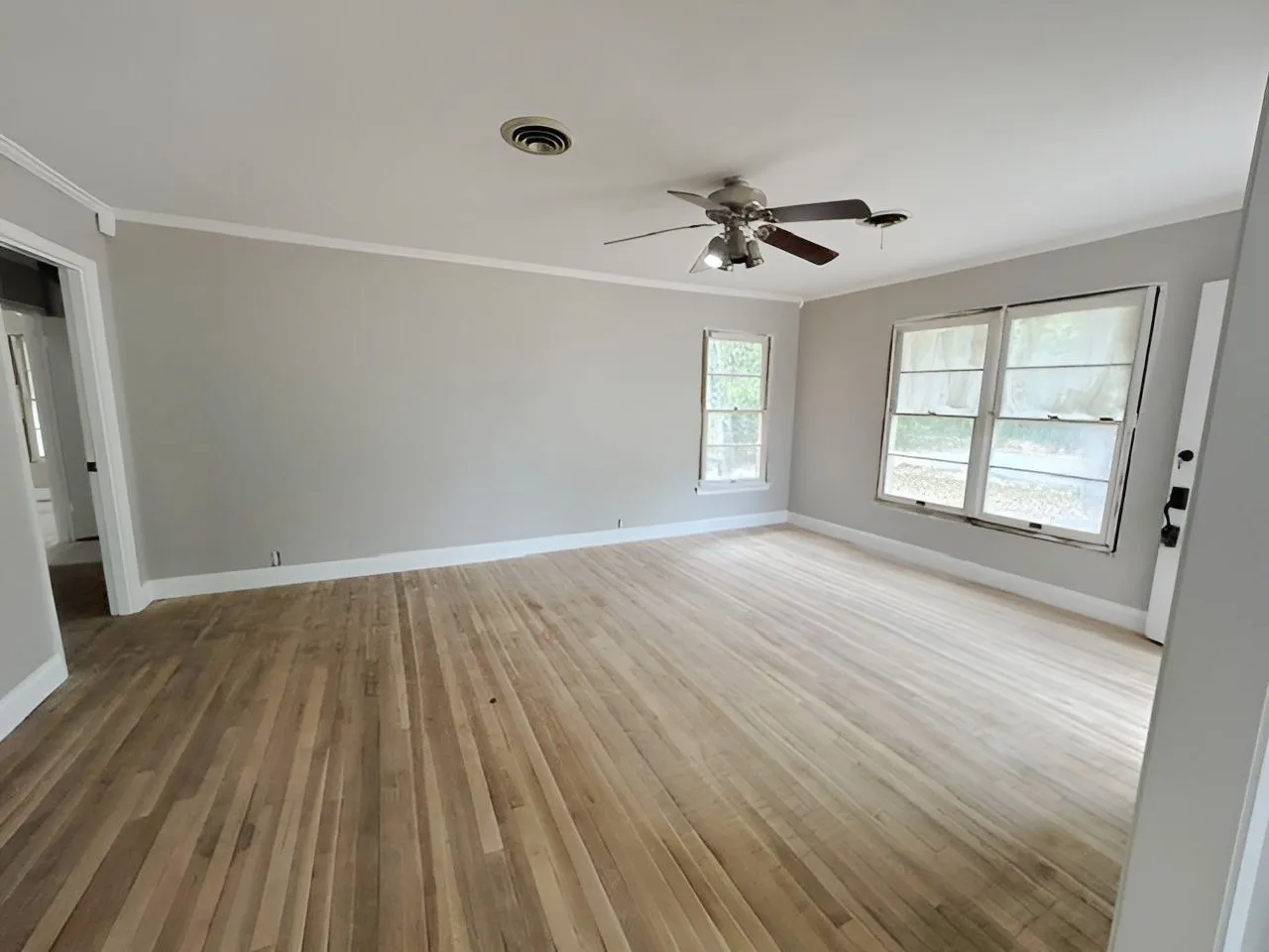 Single Family Residence For Sale in Tarrant County , 2012 Watauga Court W, Fort Worth, Texas 76111, 2 Bedroom, 2 Bathroom, 1 Garage spaces, 1,343 Sqft, built in 1952, mls#21392452, Real Estate Agent in Fort Worth, Homes For Sale in Tarrant county, Homes For Sale in Fort Worth, Realtor in Fort Worth Texas, Real Estate Brokerage Independent Realty Texas, Luminita Cordes Realtor