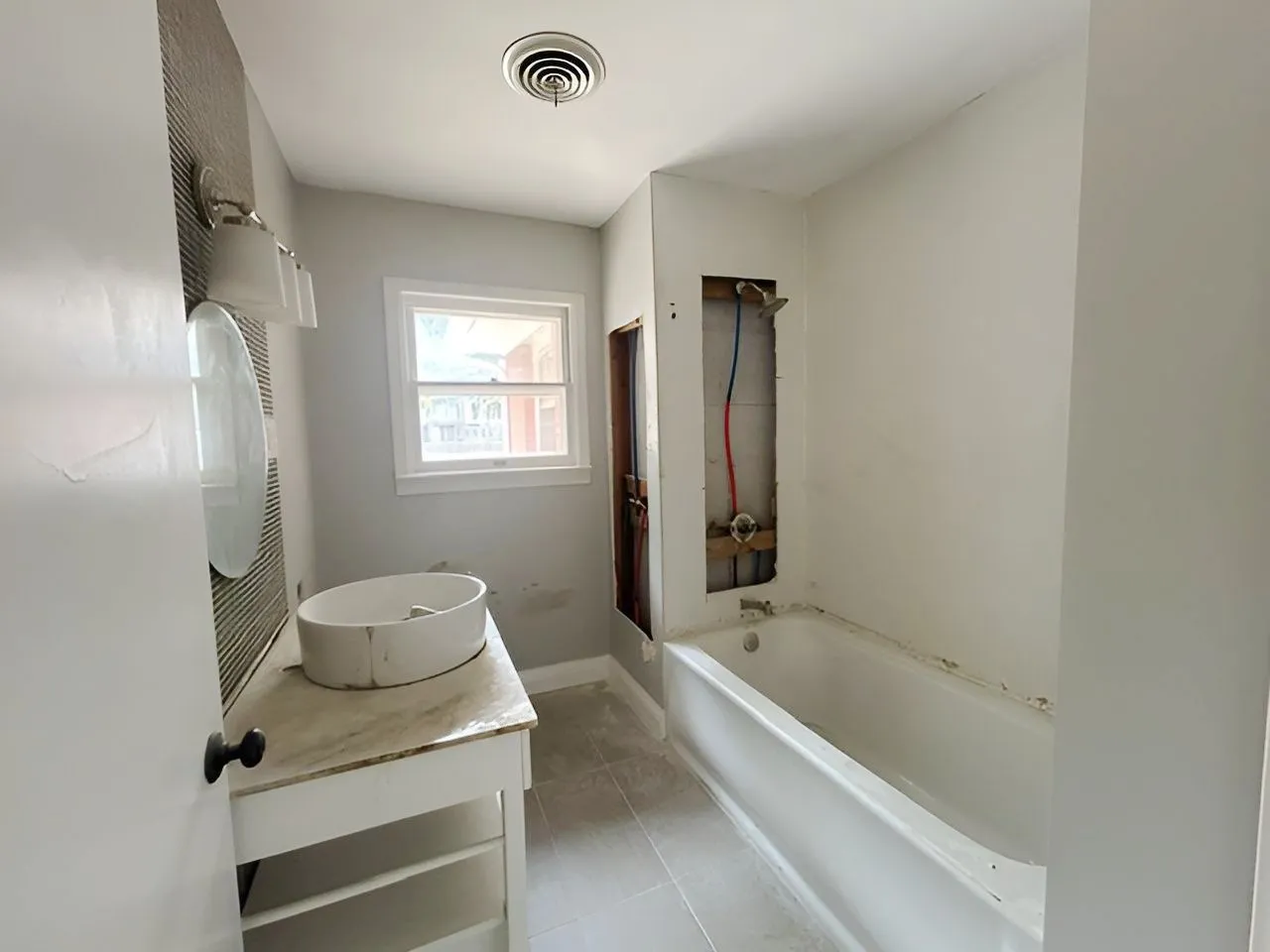 Single Family Residence For Sale in Tarrant County , 2012 Watauga Court W, Fort Worth, Texas 76111, 2 Bedroom, 2 Bathroom, 1 Garage spaces, 1,343 Sqft, built in 1952, mls#21392452, Real Estate Agent in Fort Worth, Homes For Sale in Tarrant county, Homes For Sale in Fort Worth, Realtor in Fort Worth Texas, Real Estate Brokerage Independent Realty Texas, Luminita Cordes Realtor