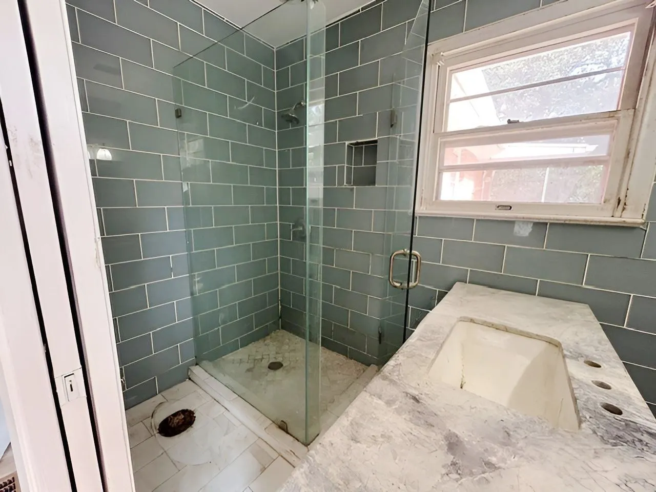 Single Family Residence For Sale in Tarrant County , 2012 Watauga Court W, Fort Worth, Texas 76111, 2 Bedroom, 2 Bathroom, 1 Garage spaces, 1,343 Sqft, built in 1952, mls#21392452, Real Estate Agent in Fort Worth, Homes For Sale in Tarrant county, Homes For Sale in Fort Worth, Realtor in Fort Worth Texas, Real Estate Brokerage Independent Realty Texas, Luminita Cordes Realtor