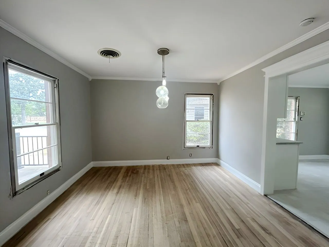 Single Family Residence For Sale in Tarrant County , 2012 Watauga Court W, Fort Worth, Texas 76111, 2 Bedroom, 2 Bathroom, 1 Garage spaces, 1,343 Sqft, built in 1952, mls#21392452, Real Estate Agent in Fort Worth, Homes For Sale in Tarrant county, Homes For Sale in Fort Worth, Realtor in Fort Worth Texas, Real Estate Brokerage Independent Realty Texas, Luminita Cordes Realtor
