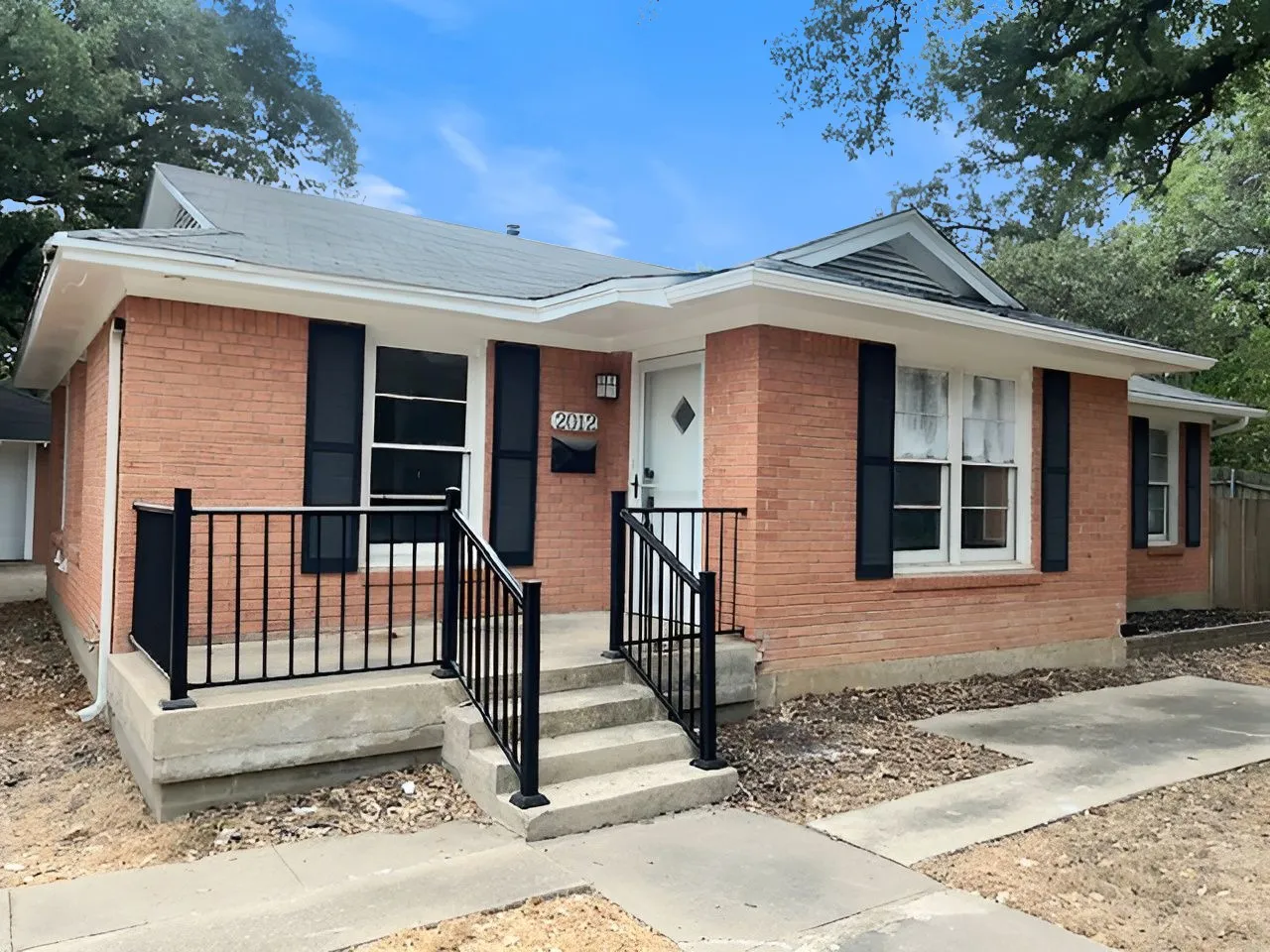Single Family Residence For Sale in Tarrant County , 2012 Watauga Court W, Fort Worth, Texas 76111, 2 Bedroom, 2 Bathroom, 1 Garage spaces, 1,343 Sqft, built in 1952, mls#21392452, Real Estate Agent in Fort Worth, Homes For Sale in Tarrant county, Homes For Sale in Fort Worth, Realtor in Fort Worth Texas, Real Estate Brokerage Independent Realty Texas, Luminita Cordes Realtor