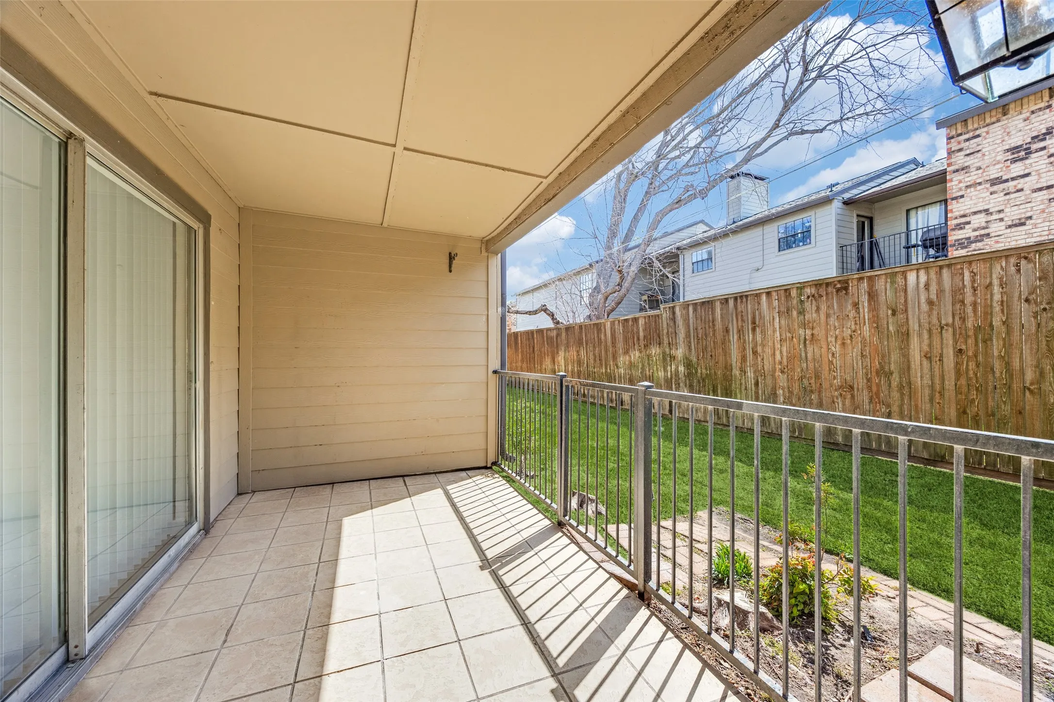 Condominium For Sale in Dallas County , 5300 Keller Springs Road 1067, Dallas, Texas 75248, 1 Bedroom, 1 Bathroom, Garage spaces, 794 Sqft, built in 1982, mls#21392466, Real Estate Agent in Dallas, Homes For Sale in Dallas county, Homes For Sale in Dallas, Realtor in Dallas Texas, Real Estate Brokerage Independent Realty Texas, Luminita Cordes Realtor