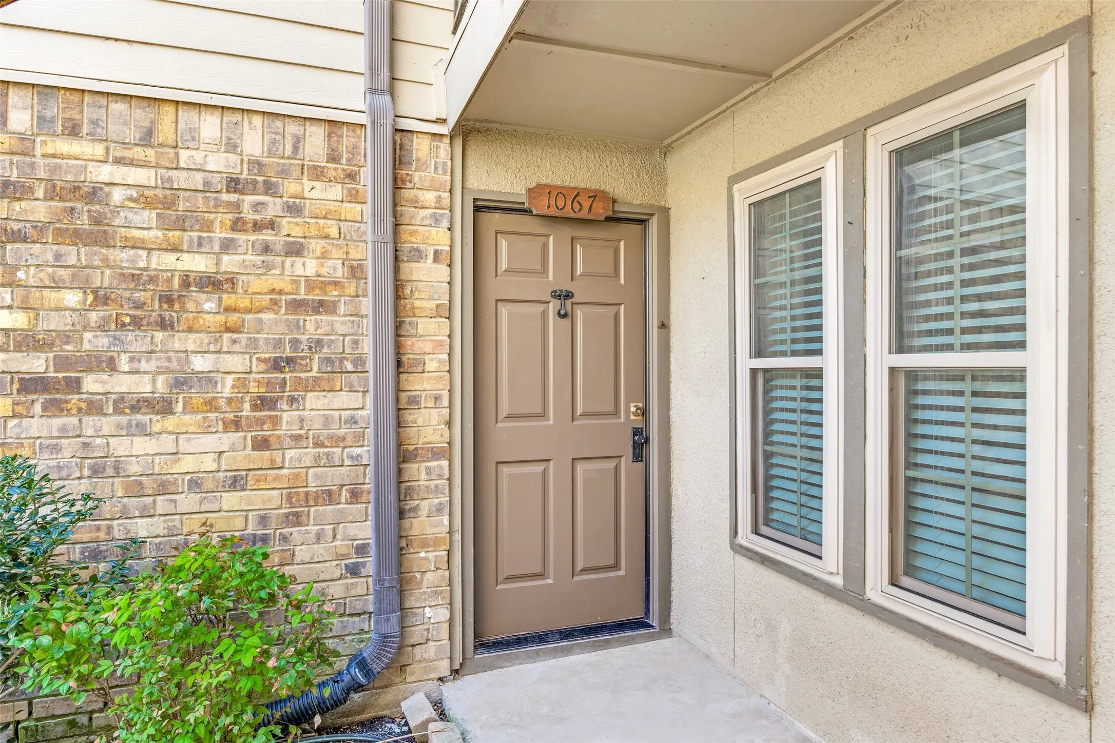 Condominium For Sale in Dallas County , 5300 Keller Springs Road 1067, Dallas, Texas 75248, 1 Bedroom, 1 Bathroom, Garage spaces, 794 Sqft, built in 1982, mls#21392466, Real Estate Agent in Dallas, Homes For Sale in Dallas county, Homes For Sale in Dallas, Realtor in Dallas Texas, Real Estate Brokerage Independent Realty Texas, Luminita Cordes Realtor