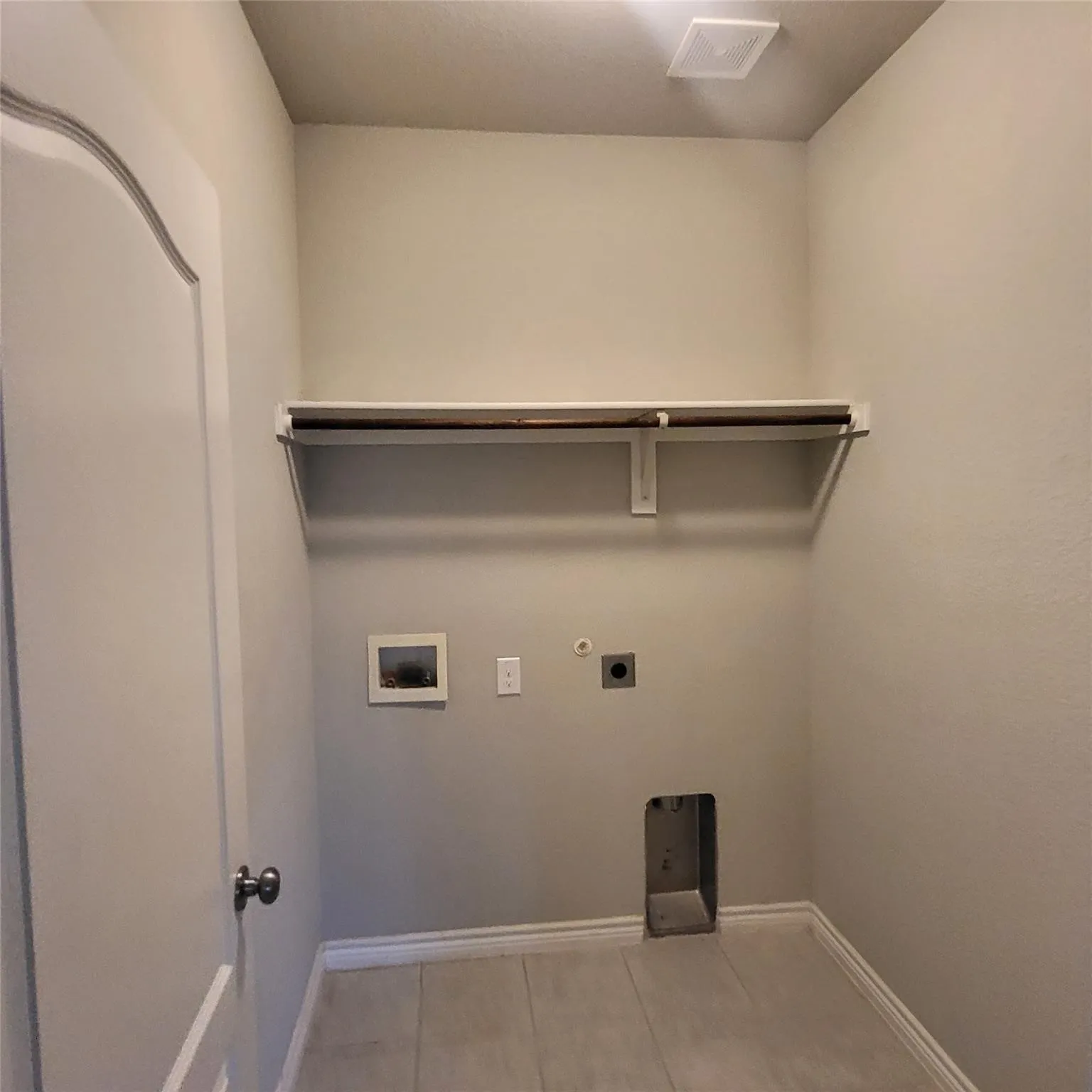 Single Family Residence For Rent in Tarrant County , 9324 Horsemanship Drive, Fort Worth, Texas 76123, 3 Bedroom, 2 Bathroom, 2 Garage spaces, 2,061 Sqft, built in 2017, mls#21392482, Real Estate Agent in Fort Worth, Homes For Rent in Tarrant county, Homes For Rent in Fort Worth, Realtor in Fort Worth Texas, Real Estate Brokerage Independent Realty Texas, Luminita Cordes Realtor