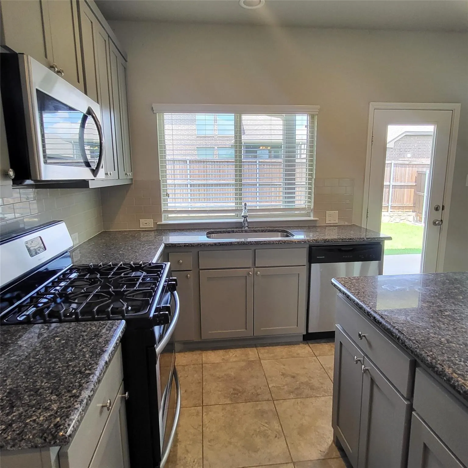Single Family Residence For Rent in Tarrant County , 9324 Horsemanship Drive, Fort Worth, Texas 76123, 3 Bedroom, 2 Bathroom, 2 Garage spaces, 2,061 Sqft, built in 2017, mls#21392482, Real Estate Agent in Fort Worth, Homes For Rent in Tarrant county, Homes For Rent in Fort Worth, Realtor in Fort Worth Texas, Real Estate Brokerage Independent Realty Texas, Luminita Cordes Realtor