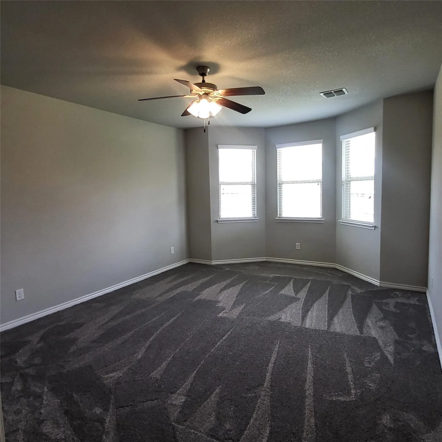 Single Family Residence For Rent in Tarrant County , 9324 Horsemanship Drive, Fort Worth, Texas 76123, 3 Bedroom, 2 Bathroom, 2 Garage spaces, 2,061 Sqft, built in 2017, mls#21392482, Real Estate Agent in Fort Worth, Homes For Rent in Tarrant county, Homes For Rent in Fort Worth, Realtor in Fort Worth Texas, Real Estate Brokerage Independent Realty Texas, Luminita Cordes Realtor
