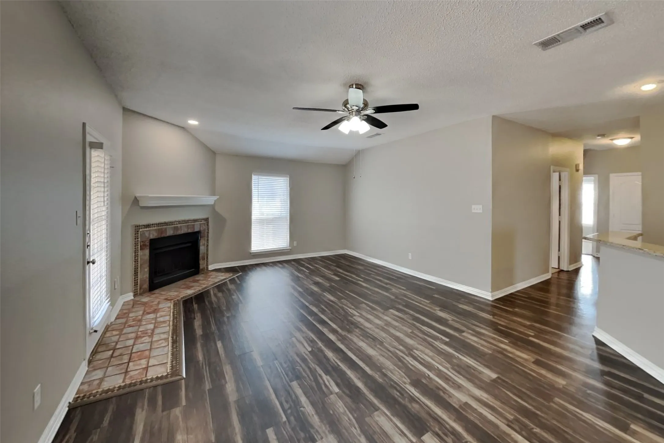 Single Family Residence For Rent in Tarrant County , 507 Nita Lane, Euless, Texas 76040, 3 Bedroom, 2 Bathroom, 2 Garage spaces, 1,591 Sqft, built in 1996, mls#21392483, Real Estate Agent in Euless, Homes For Rent in Tarrant county, Homes For Rent in Euless, Realtor in Euless Texas, Real Estate Brokerage Independent Realty Texas, Luminita Cordes Realtor