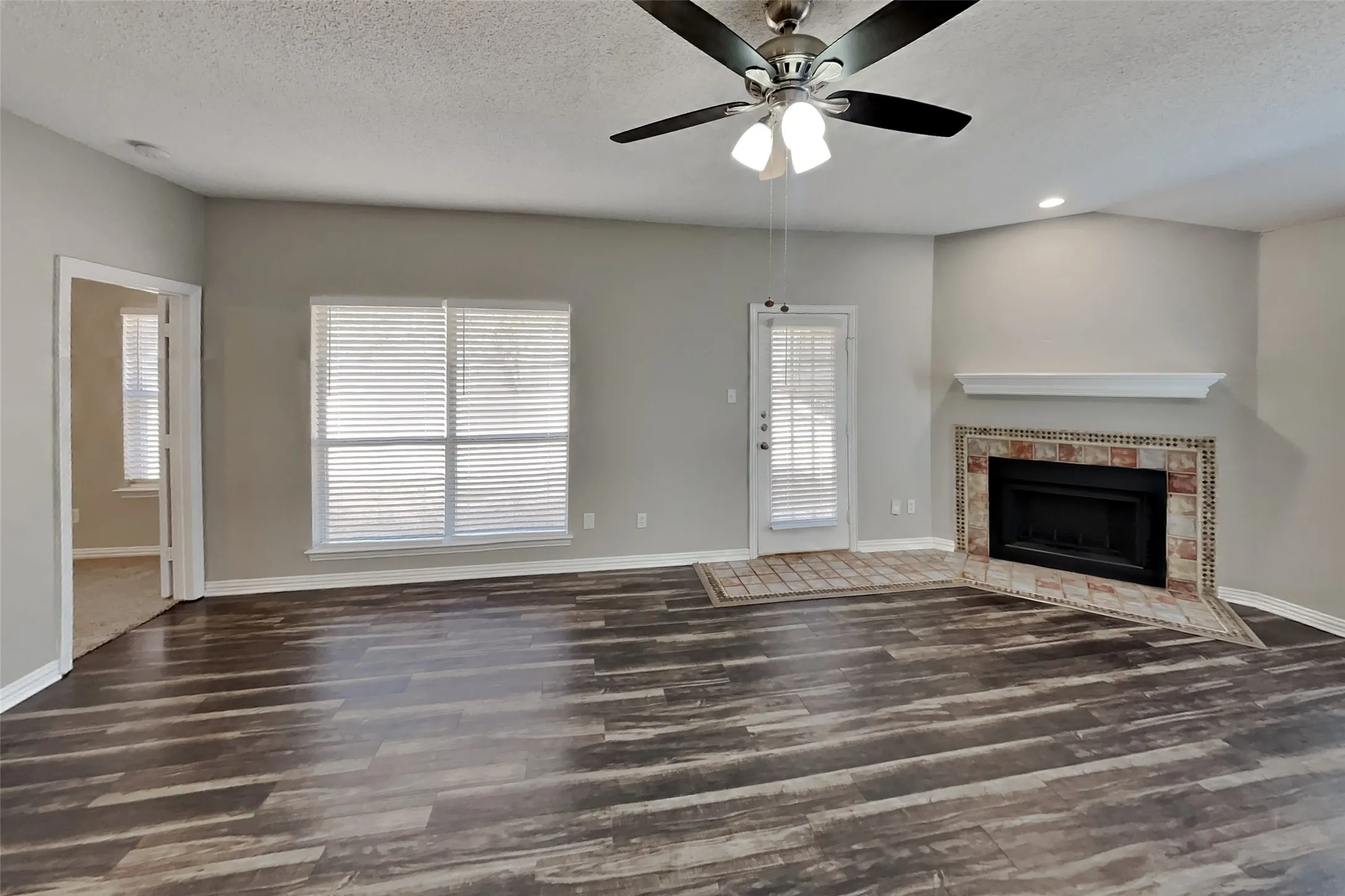 Single Family Residence For Rent in Tarrant County , 507 Nita Lane, Euless, Texas 76040, 3 Bedroom, 2 Bathroom, 2 Garage spaces, 1,591 Sqft, built in 1996, mls#21392483, Real Estate Agent in Euless, Homes For Rent in Tarrant county, Homes For Rent in Euless, Realtor in Euless Texas, Real Estate Brokerage Independent Realty Texas, Luminita Cordes Realtor