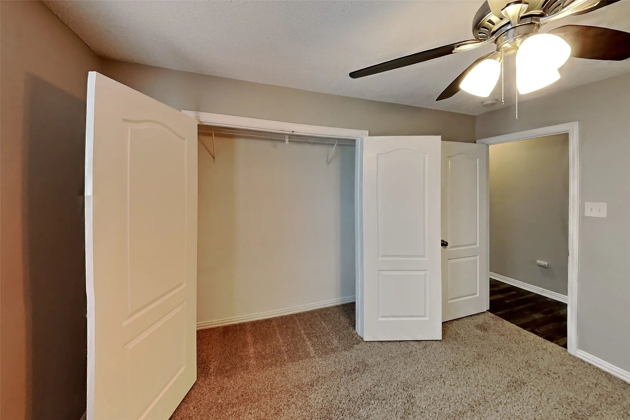 Single Family Residence For Rent in Tarrant County , 507 Nita Lane, Euless, Texas 76040, 3 Bedroom, 2 Bathroom, 2 Garage spaces, 1,591 Sqft, built in 1996, mls#21392483, Real Estate Agent in Euless, Homes For Rent in Tarrant county, Homes For Rent in Euless, Realtor in Euless Texas, Real Estate Brokerage Independent Realty Texas, Luminita Cordes Realtor
