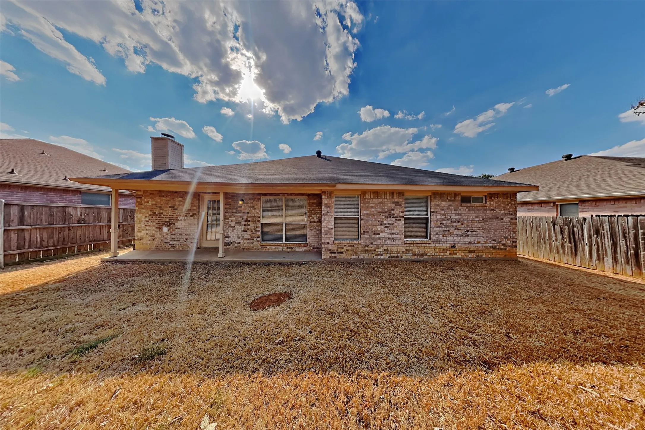 Single Family Residence For Rent in Tarrant County , 507 Nita Lane, Euless, Texas 76040, 3 Bedroom, 2 Bathroom, 2 Garage spaces, 1,591 Sqft, built in 1996, mls#21392483, Real Estate Agent in Euless, Homes For Rent in Tarrant county, Homes For Rent in Euless, Realtor in Euless Texas, Real Estate Brokerage Independent Realty Texas, Luminita Cordes Realtor