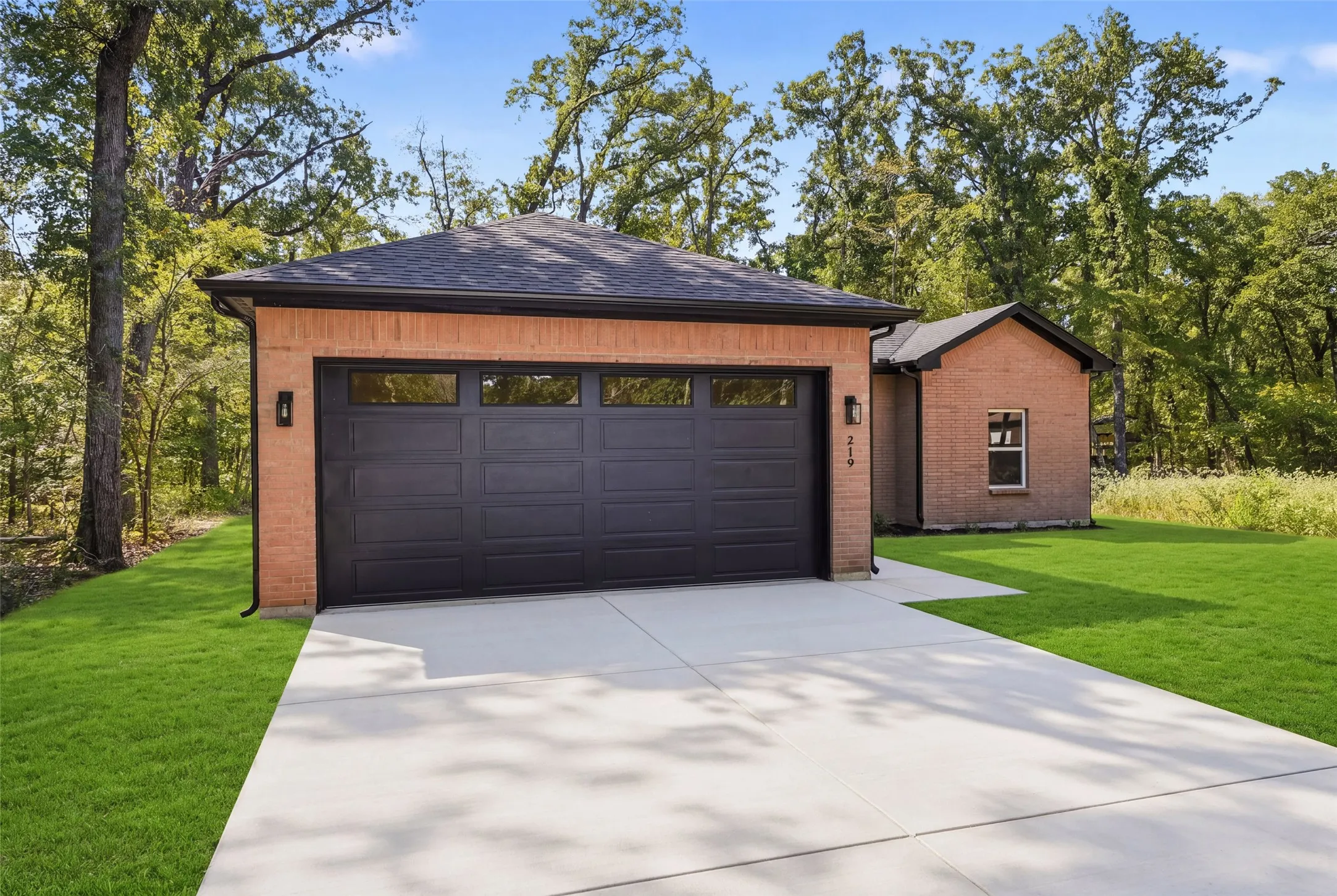 Single Family Residence For Sale in Henderson County , 219 W Beachwood Loop, Trinidad, Texas 75163, 4 Bedroom, 2 Bathroom, 2 Garage spaces, 1,550 Sqft, built in 2026, mls#21374106, Real Estate Agent in Trinidad, Homes For Sale in Henderson county, Homes For Sale in Trinidad, Realtor in Trinidad Texas, Real Estate Brokerage Independent Realty Texas, Luminita Cordes Realtor