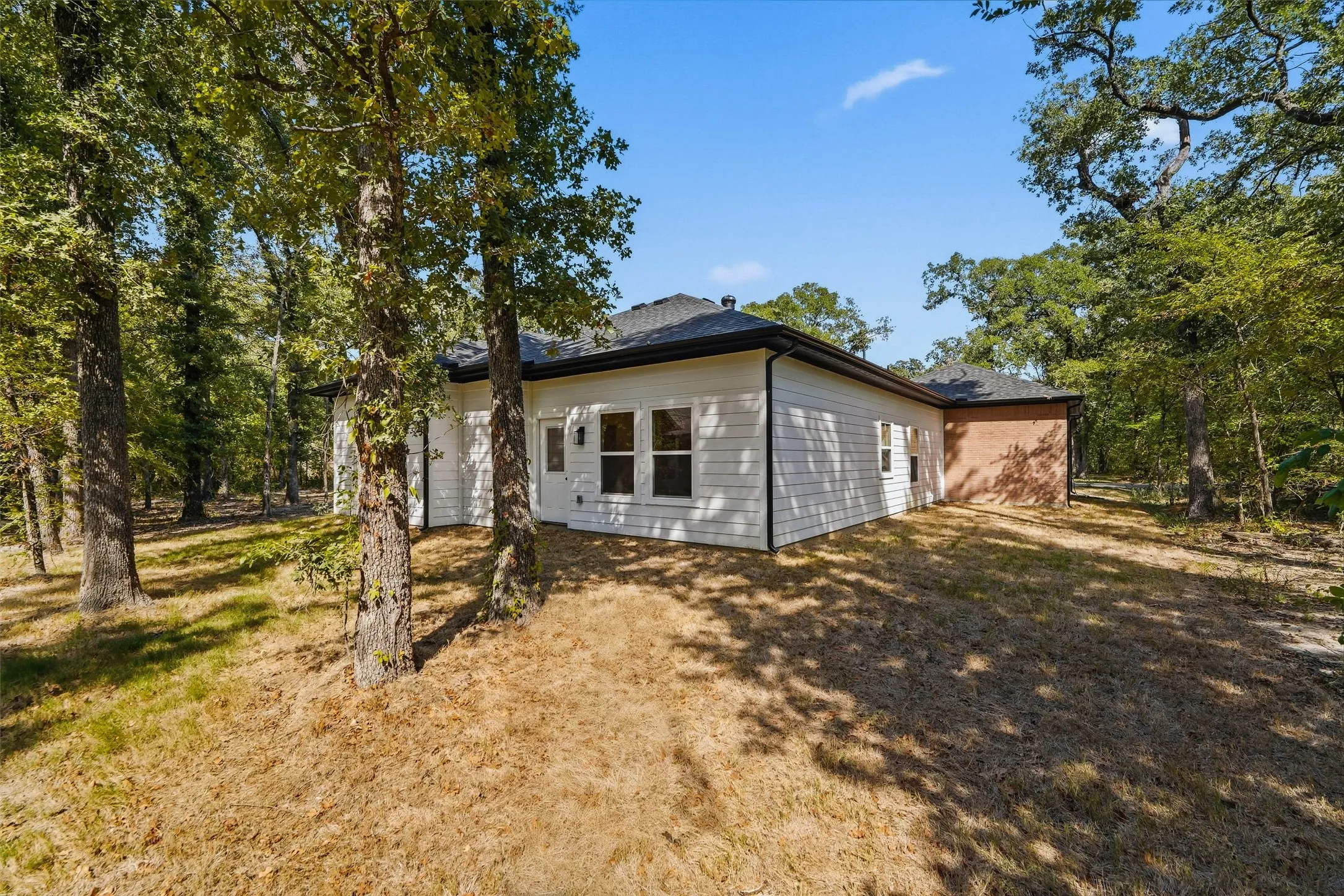 Single Family Residence For Sale in Henderson County , 219 W Beachwood Loop, Trinidad, Texas 75163, 4 Bedroom, 2 Bathroom, 2 Garage spaces, 1,550 Sqft, built in 2026, mls#21374106, Real Estate Agent in Trinidad, Homes For Sale in Henderson county, Homes For Sale in Trinidad, Realtor in Trinidad Texas, Real Estate Brokerage Independent Realty Texas, Luminita Cordes Realtor