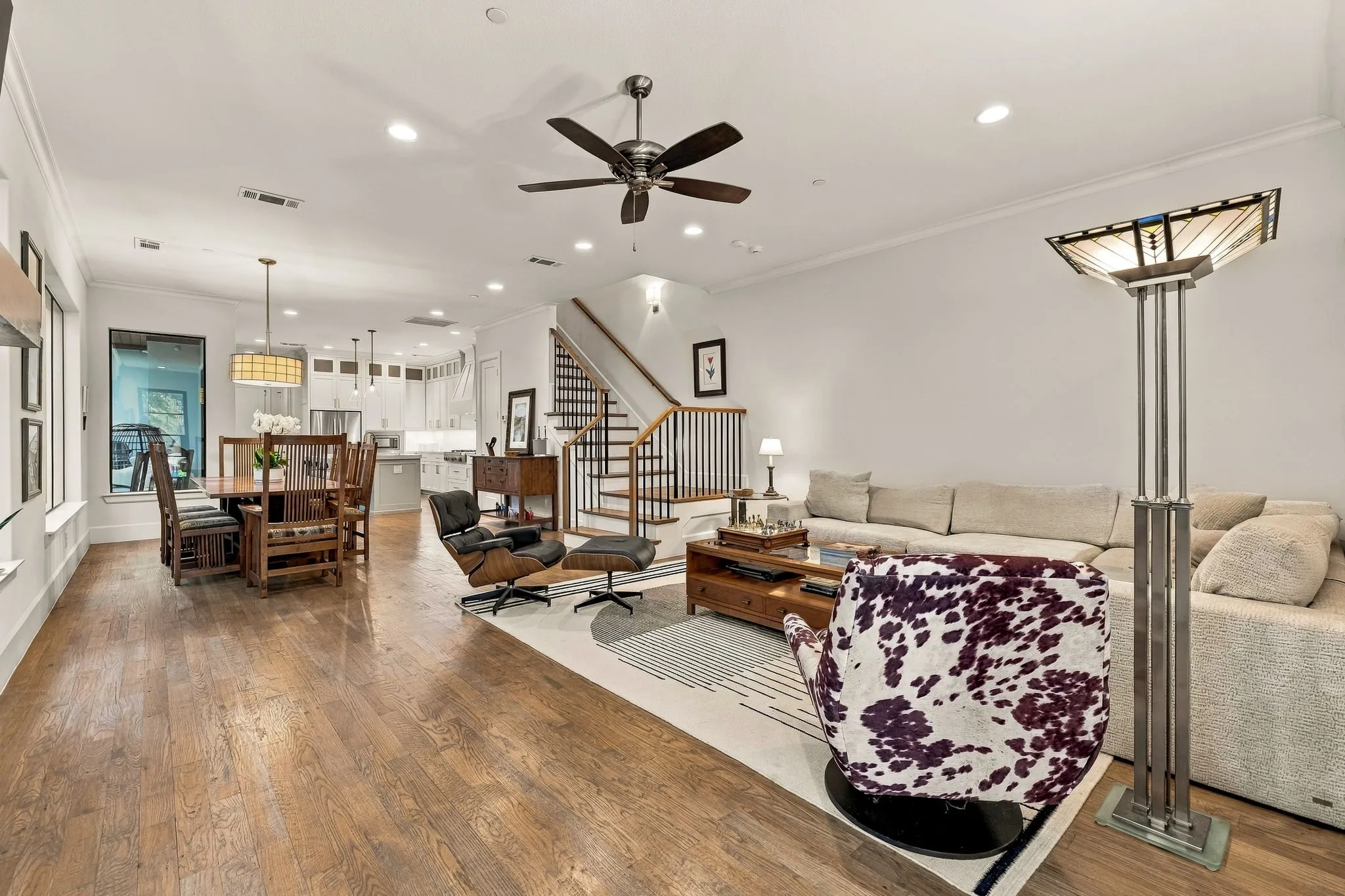 Single Family Residence For Sale in Dallas County , 4322 Emerson Avenue, University Park, Texas 75205, 5 Bedroom, 5 Bathroom, 2 Garage spaces, 3,479 Sqft, built in 2020, mls#21383970, Real Estate Agent in University Park, Homes For Sale in Dallas county, Homes For Sale in University Park, Realtor in University Park Texas, Real Estate Brokerage Independent Realty Texas, Luminita Cordes Realtor