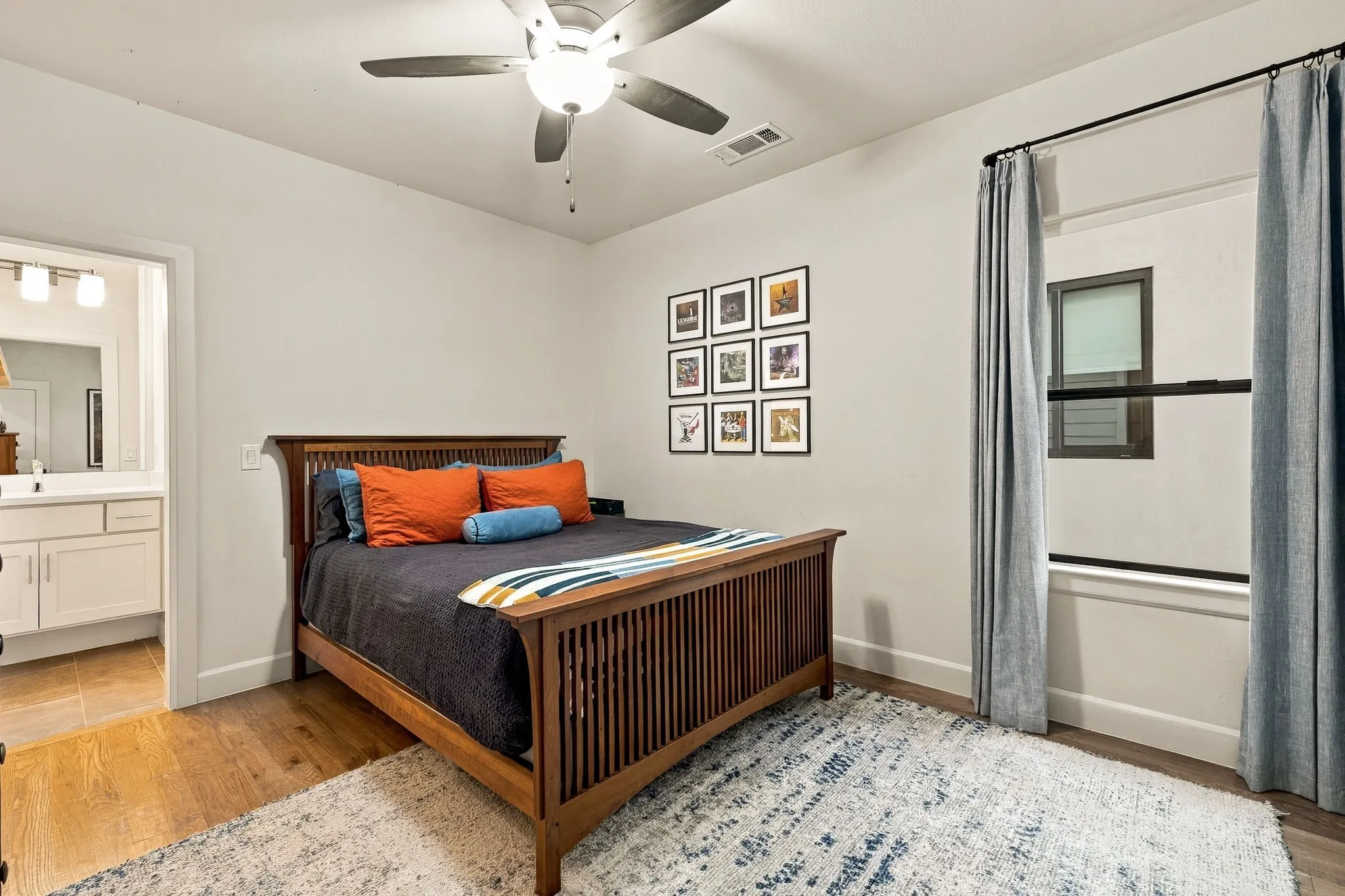 Single Family Residence For Sale in Dallas County , 4322 Emerson Avenue, University Park, Texas 75205, 5 Bedroom, 5 Bathroom, 2 Garage spaces, 3,479 Sqft, built in 2020, mls#21383970, Real Estate Agent in University Park, Homes For Sale in Dallas county, Homes For Sale in University Park, Realtor in University Park Texas, Real Estate Brokerage Independent Realty Texas, Luminita Cordes Realtor