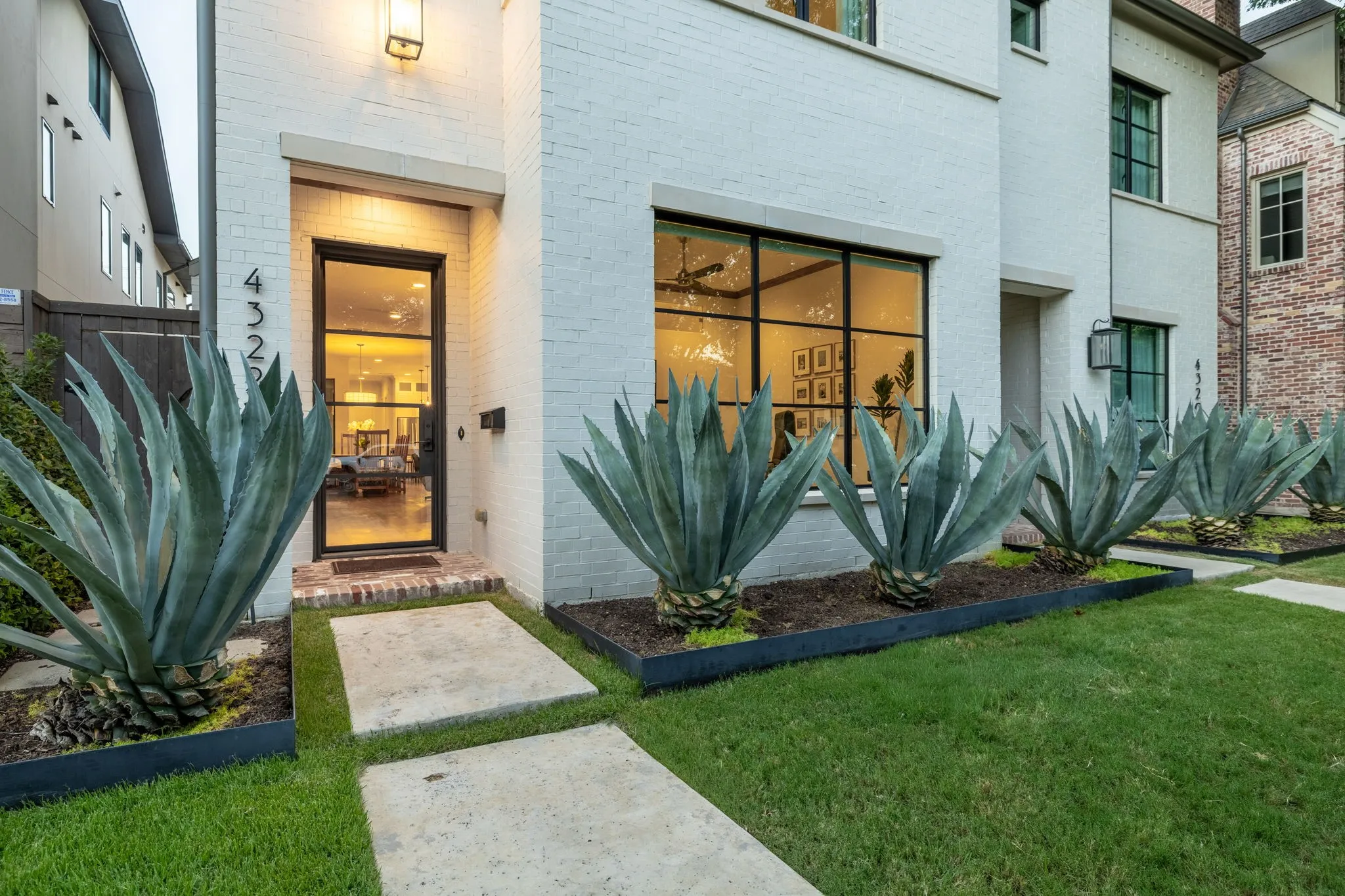Single Family Residence For Sale in Dallas County , 4322 Emerson Avenue, University Park, Texas 75205, 5 Bedroom, 5 Bathroom, 2 Garage spaces, 3,479 Sqft, built in 2020, mls#21383970, Real Estate Agent in University Park, Homes For Sale in Dallas county, Homes For Sale in University Park, Realtor in University Park Texas, Real Estate Brokerage Independent Realty Texas, Luminita Cordes Realtor