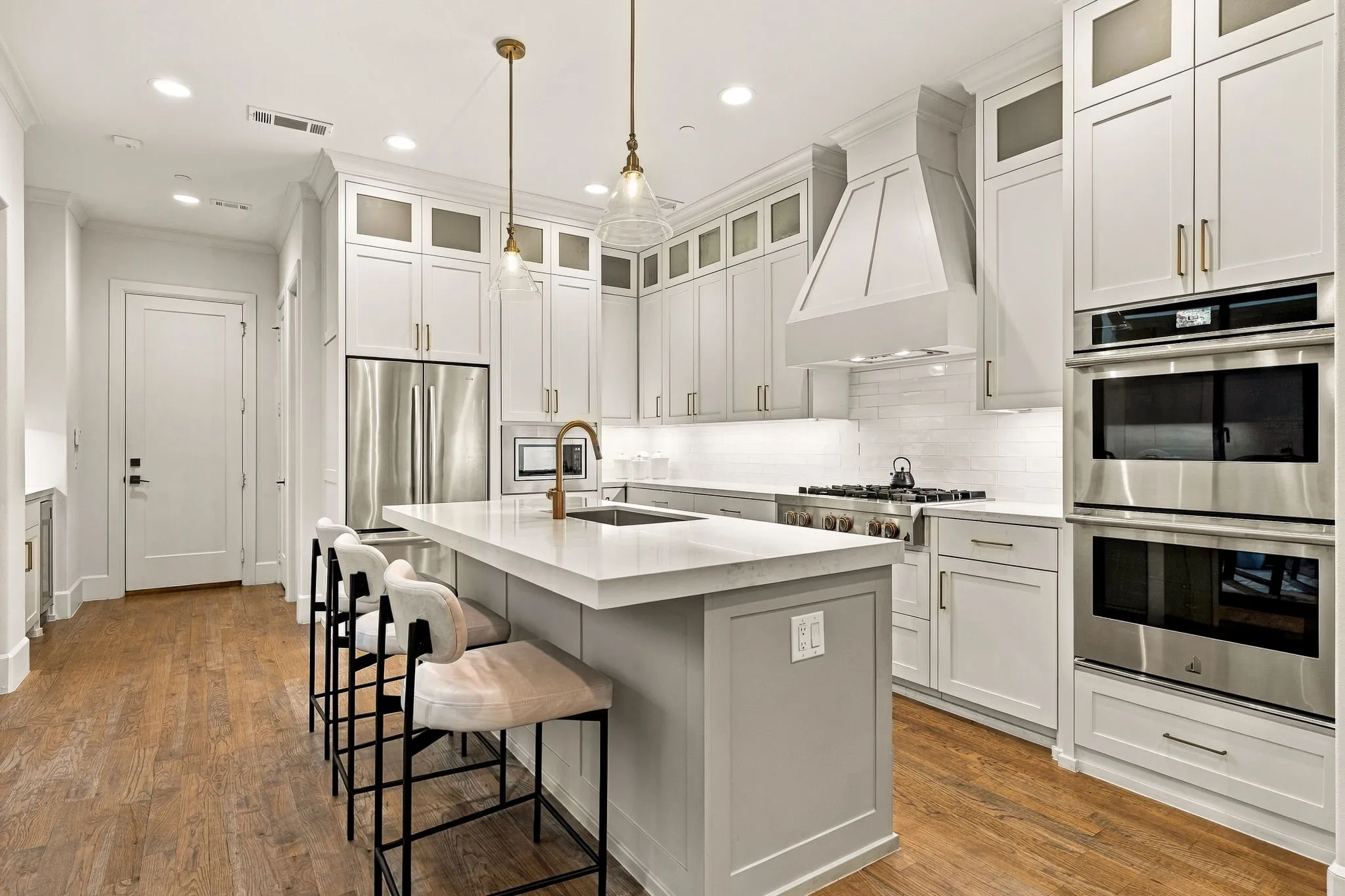 Single Family Residence For Sale in Dallas County , 4322 Emerson Avenue, University Park, Texas 75205, 5 Bedroom, 5 Bathroom, 2 Garage spaces, 3,479 Sqft, built in 2020, mls#21383970, Real Estate Agent in University Park, Homes For Sale in Dallas county, Homes For Sale in University Park, Realtor in University Park Texas, Real Estate Brokerage Independent Realty Texas, Luminita Cordes Realtor