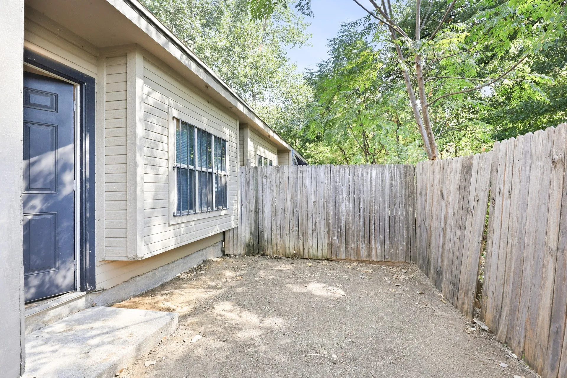 Townhouse For Rent in Dallas County , 312 Ezekial Avenue, Dallas, Texas 75217, 3 Bedroom, 3 Bathroom, 2 Garage spaces, 1,372 Sqft, built in 2008, mls#21392492, Real Estate Agent in Dallas, Homes For Rent in Dallas county, Homes For Rent in Dallas, Realtor in Dallas Texas, Real Estate Brokerage Independent Realty Texas, Luminita Cordes Realtor