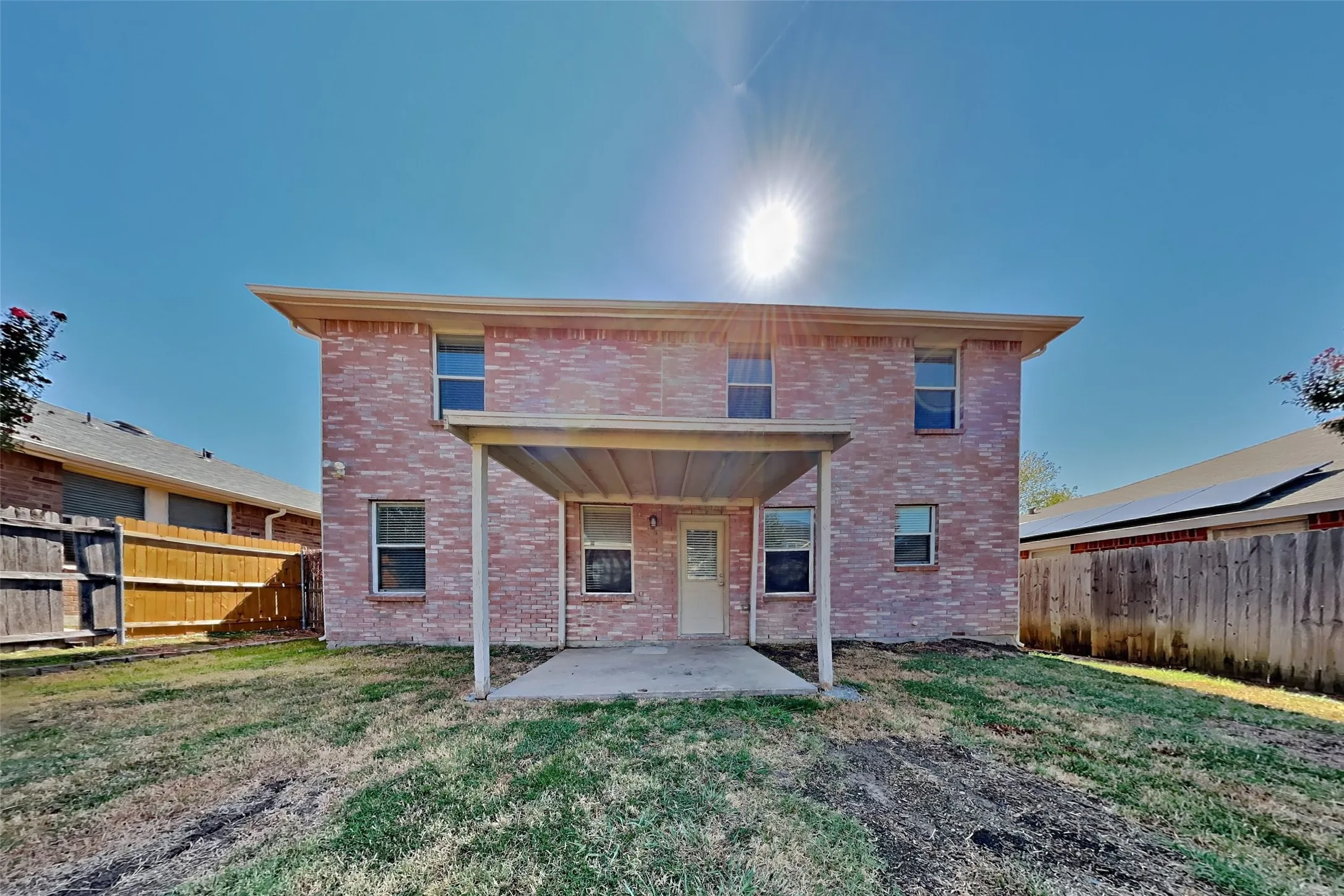 Single Family Residence For Rent in Tarrant County , 627 Almandora Drive, Arlington, Texas 76002, 3 Bedroom, 3 Bathroom, 2 Garage spaces, 2,166 Sqft, built in 2004, mls#21392494, Real Estate Agent in Arlington, Homes For Rent in Tarrant county, Homes For Rent in Arlington, Realtor in Arlington Texas, Real Estate Brokerage Independent Realty Texas, Luminita Cordes Realtor
