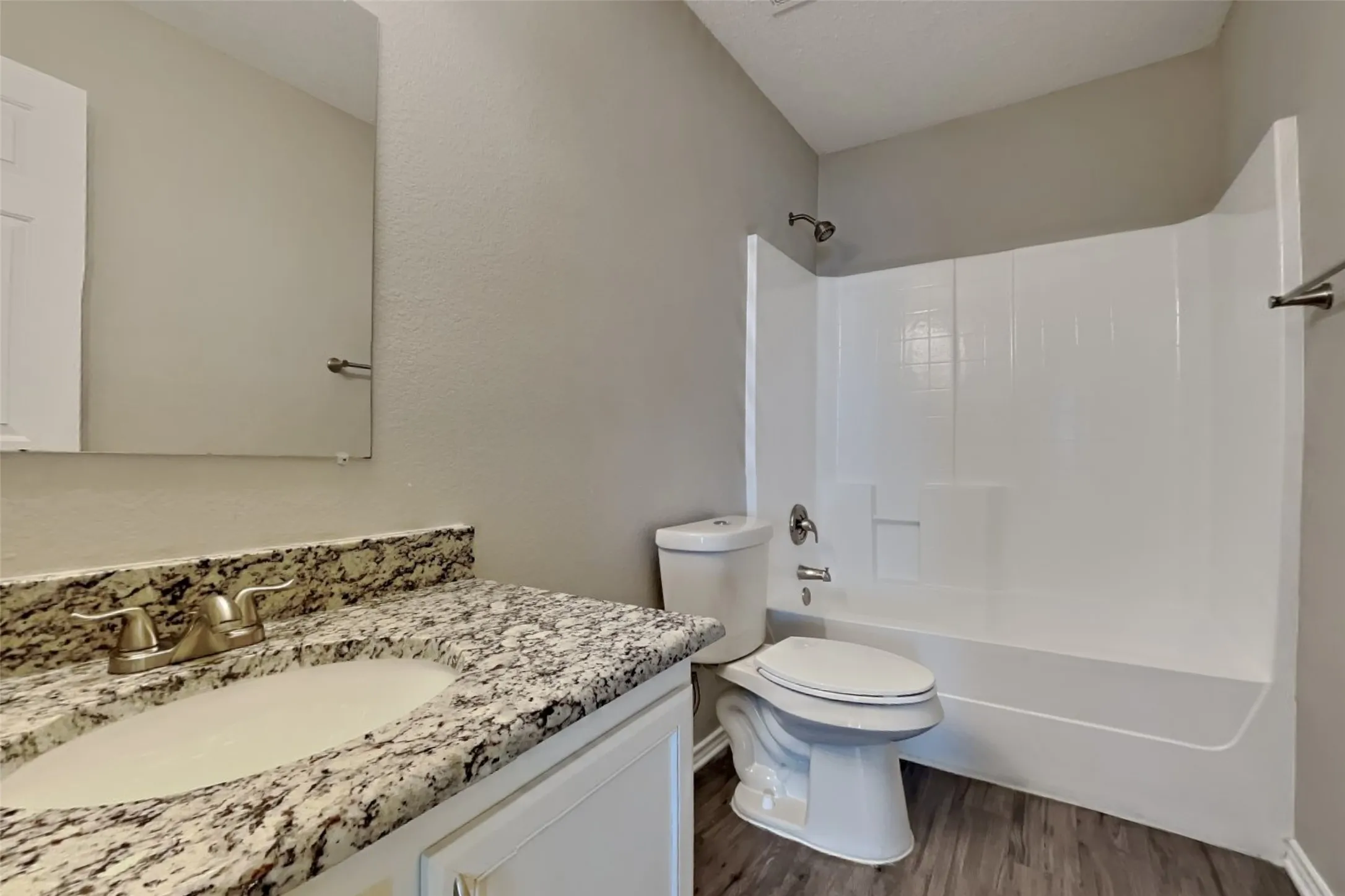 Single Family Residence For Rent in Tarrant County , 627 Almandora Drive, Arlington, Texas 76002, 3 Bedroom, 3 Bathroom, 2 Garage spaces, 2,166 Sqft, built in 2004, mls#21392494, Real Estate Agent in Arlington, Homes For Rent in Tarrant county, Homes For Rent in Arlington, Realtor in Arlington Texas, Real Estate Brokerage Independent Realty Texas, Luminita Cordes Realtor