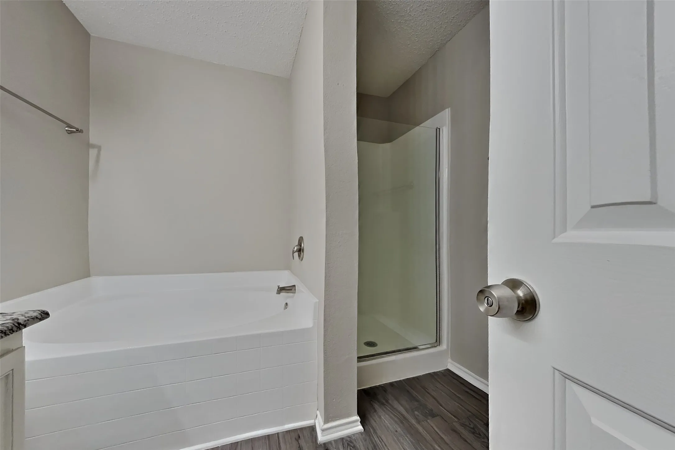 Single Family Residence For Rent in Tarrant County , 627 Almandora Drive, Arlington, Texas 76002, 3 Bedroom, 3 Bathroom, 2 Garage spaces, 2,166 Sqft, built in 2004, mls#21392494, Real Estate Agent in Arlington, Homes For Rent in Tarrant county, Homes For Rent in Arlington, Realtor in Arlington Texas, Real Estate Brokerage Independent Realty Texas, Luminita Cordes Realtor