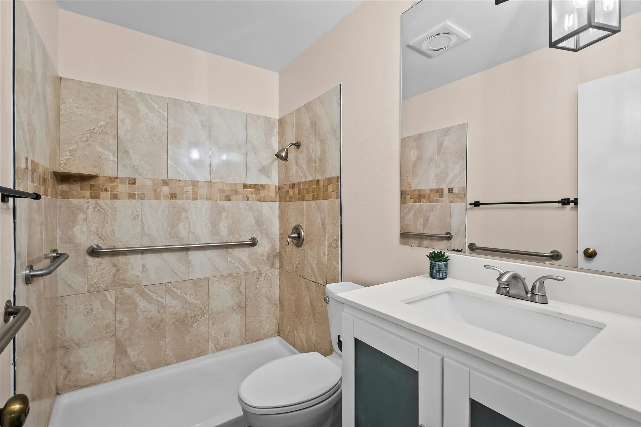 Single Family Residence For Sale in Dallas County , 3505 S Columbine Lane, Grand Prairie, Texas 75052, 3 Bedroom, 2 Bathroom, 2 Garage spaces, 1,528 Sqft, built in 1973, mls#21391384, Real Estate Agent in Grand Prairie, Homes For Sale in Dallas county, Homes For Sale in Grand Prairie, Realtor in Grand Prairie Texas, Real Estate Brokerage Independent Realty Texas, Luminita Cordes Realtor