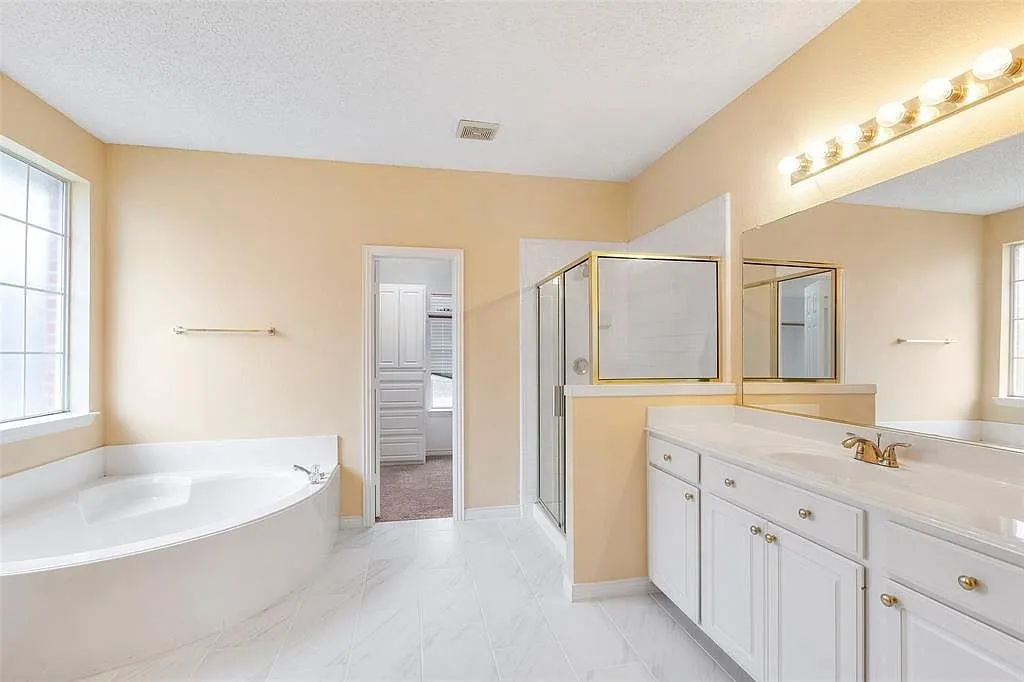 Single Family Residence For Rent in Collin County , 8025 Cavalier Drive, Plano, Texas 75024, 4 Bedroom, 3 Bathroom, 2 Garage spaces, 3,281 Sqft, built in 1995, mls#21391715, Real Estate Agent in Plano, Homes For Rent in Collin county, Homes For Rent in Plano, Realtor in Plano Texas, Real Estate Brokerage Independent Realty Texas, Luminita Cordes Realtor