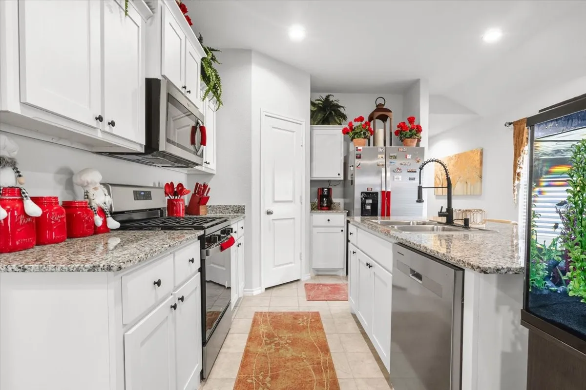 Single Family Residence For Rent in Wise County , 137 Running River Drive, Boyd, Texas 76023, 3 Bedroom, 2 Bathroom, 2 Garage spaces, 1,333 Sqft, built in 2023, mls#21392501, Real Estate Agent in Boyd, Homes For Rent in Wise county, Homes For Rent in Boyd, Realtor in Boyd Texas, Real Estate Brokerage Independent Realty Texas, Luminita Cordes Realtor